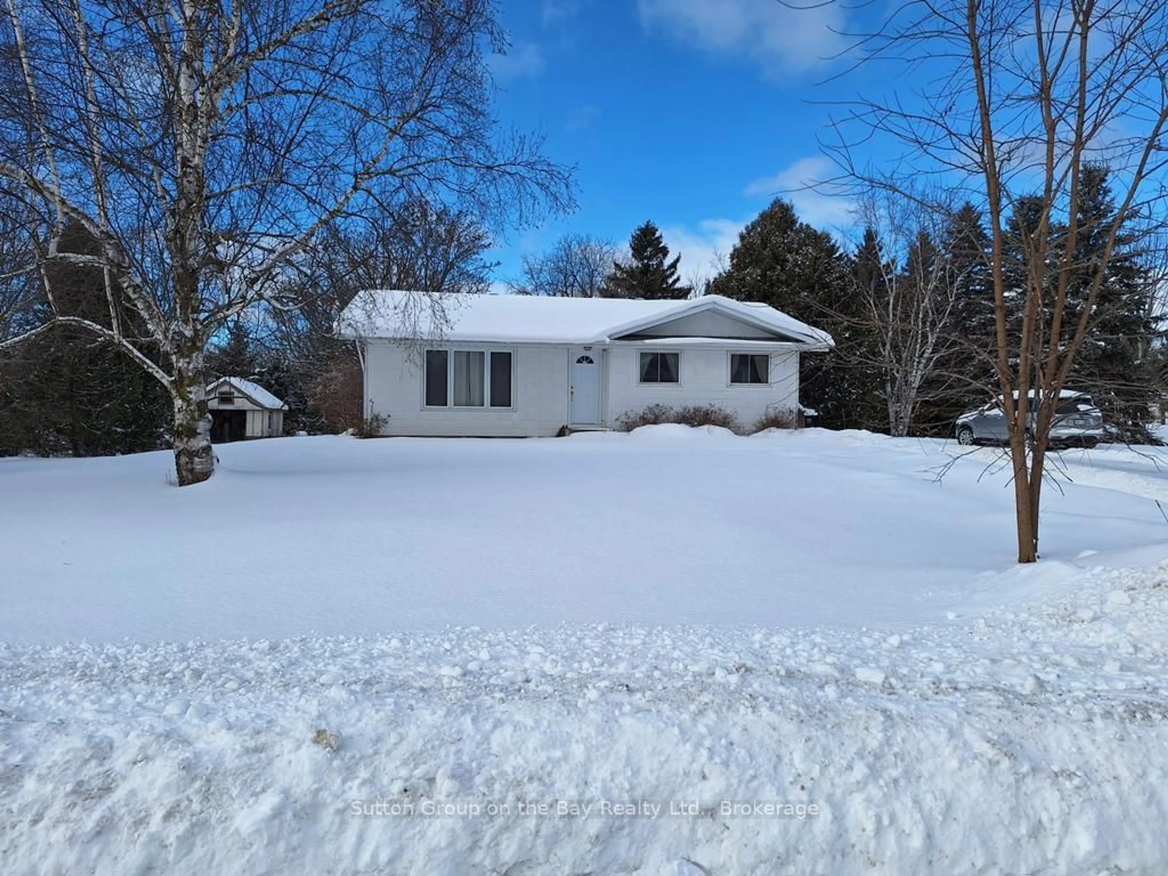 A pic from outside/outdoor area/front of a property/back of a property/a pic from drone, street for 144 Mary St, Clearview Ontario L0M 1G0