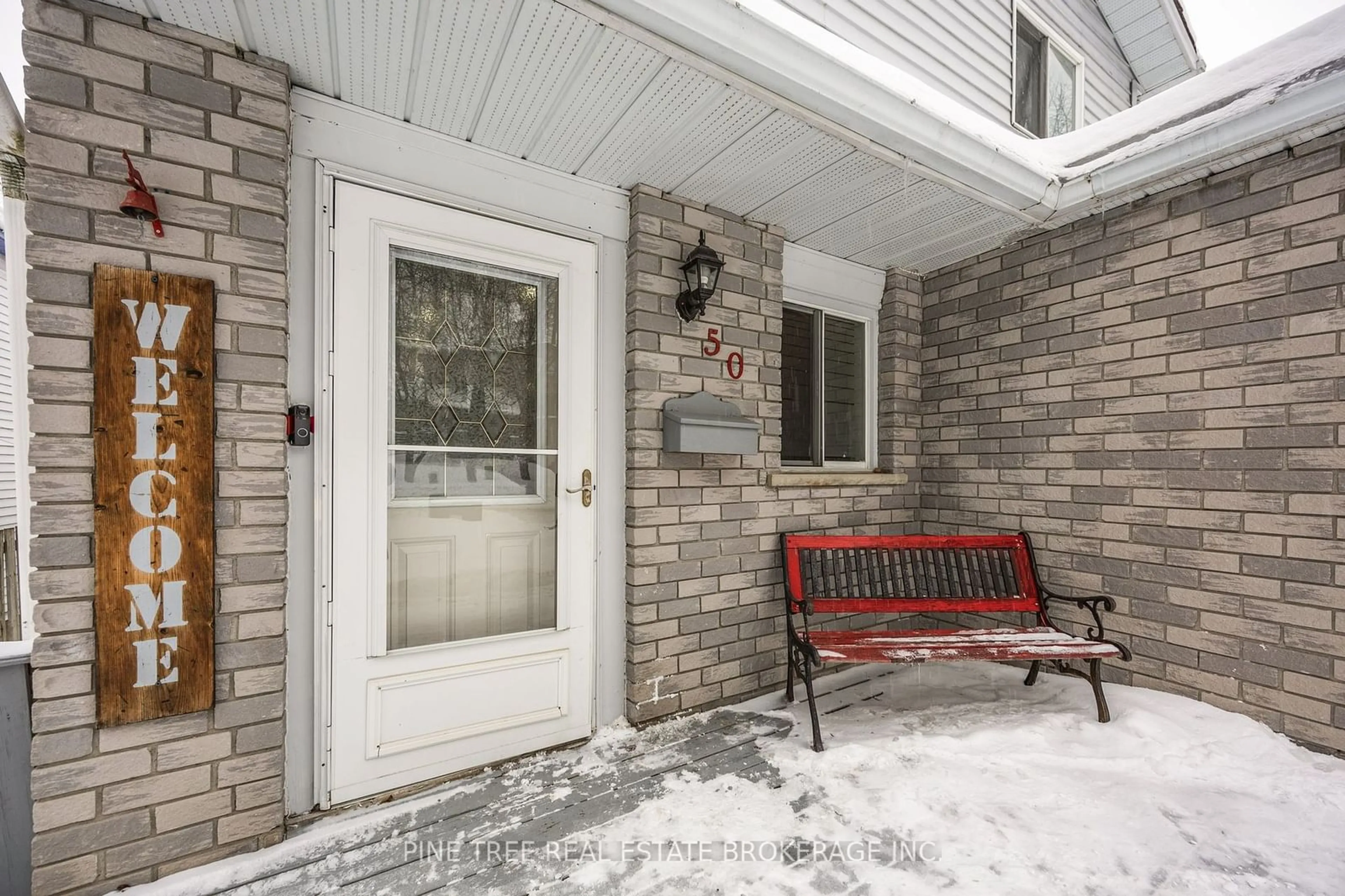 Indoor entryway for 50 Melinda Cres, Barrie Ontario L4N 5G6