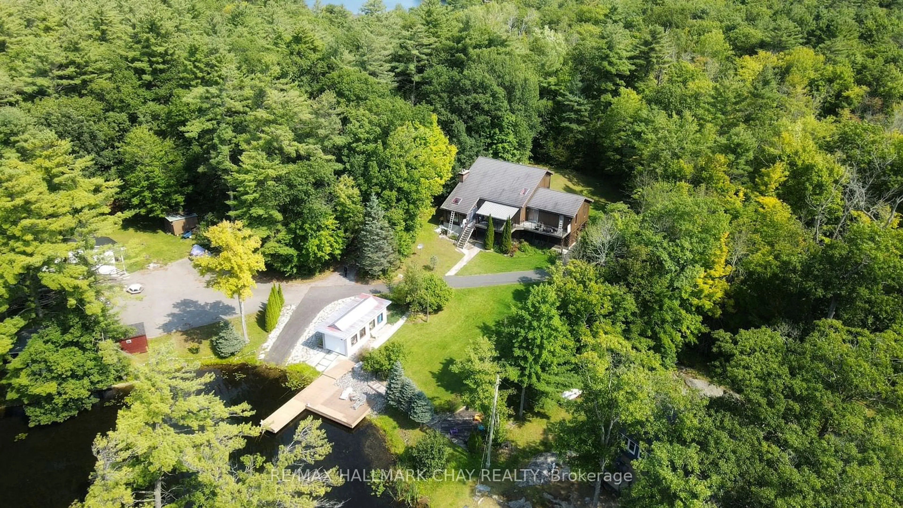 A pic from outside/outdoor area/front of a property/back of a property/a pic from drone, unknown for 4372 Conners Bay Lane, Severn Ontario L0K 1E0