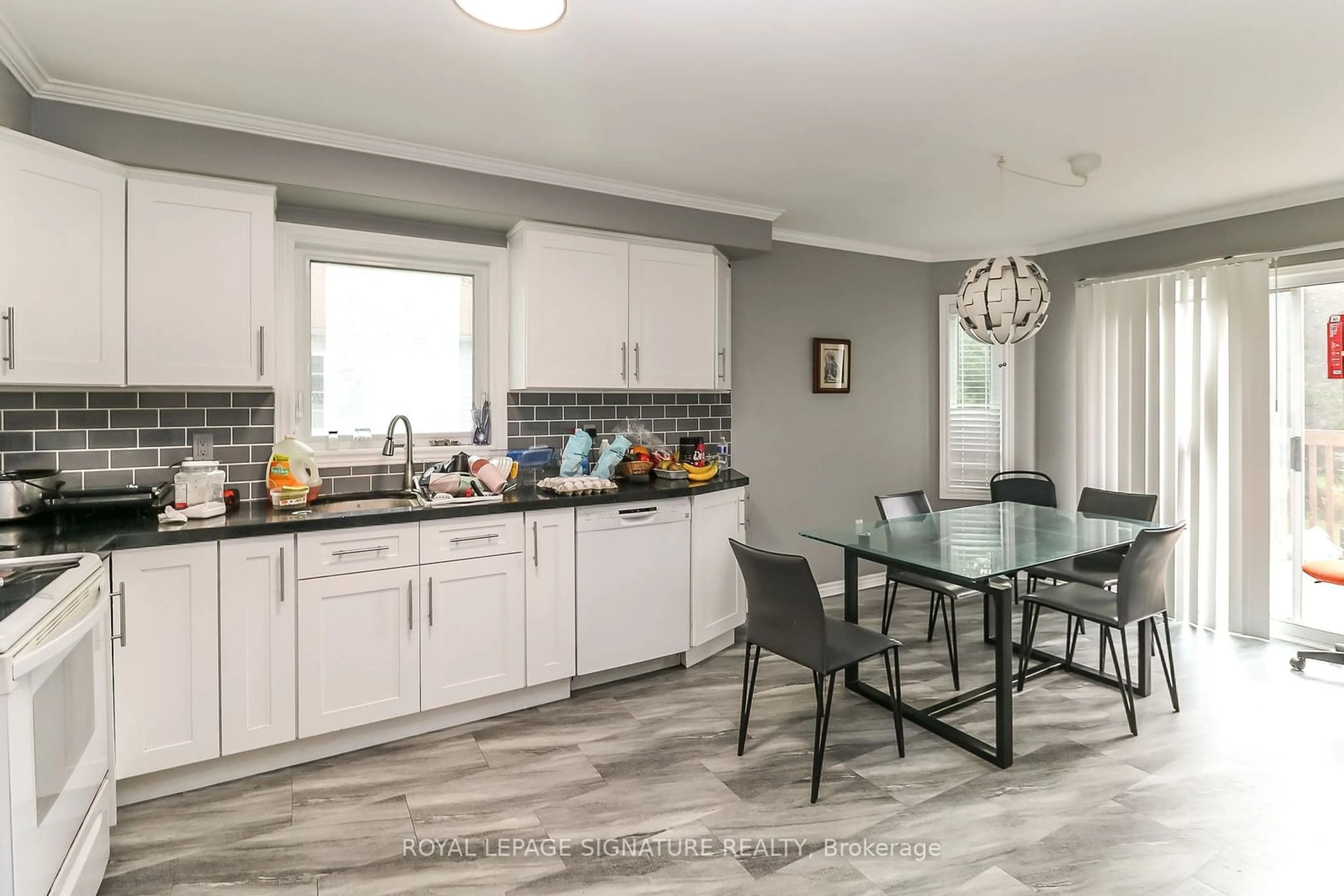 Open concept kitchen, unknown for 47 Acorn Cres, Wasaga Beach Ontario L9Z 1L6