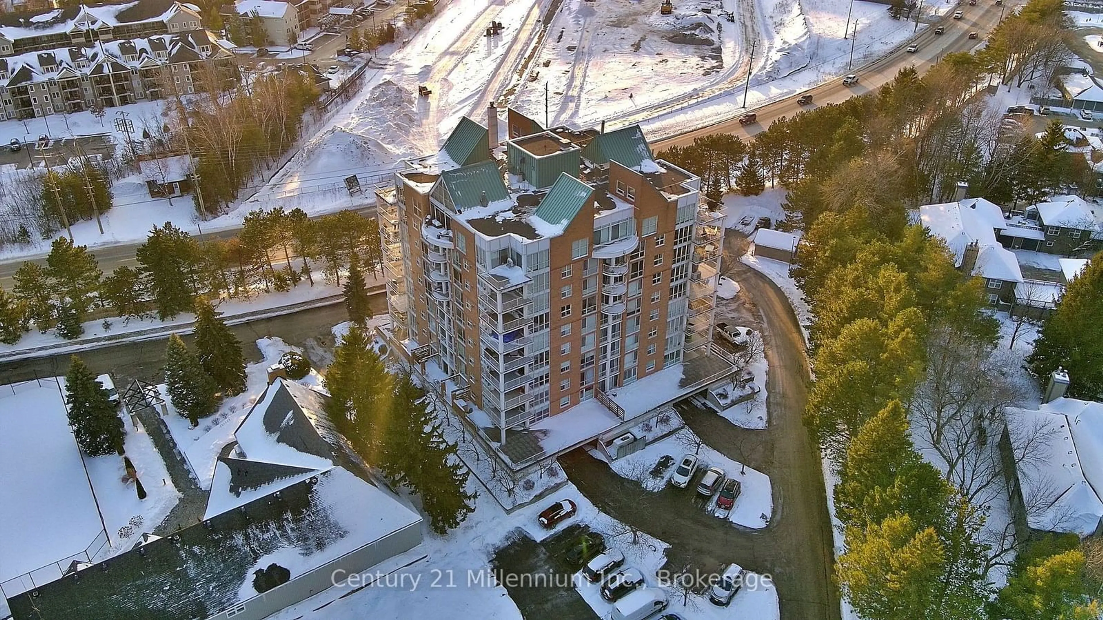 A pic from outside/outdoor area/front of a property/back of a property/a pic from drone, city buildings view from balcony for 24 Rambling's Way #303, Collingwood Ontario L9Y 5S7