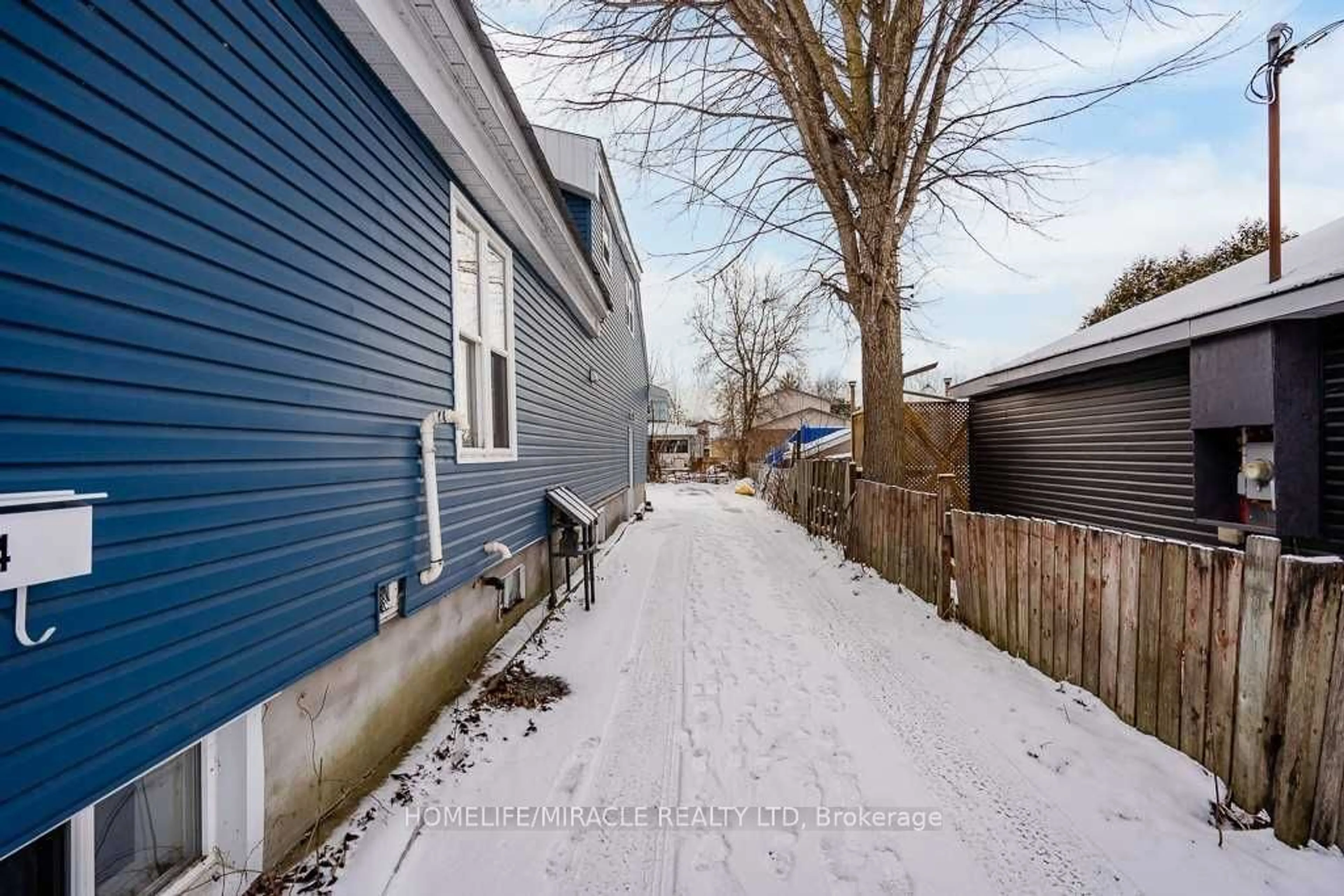 Unknown for 371 EAST ST ORILLIA, Orillia Ontario L3V 4C6