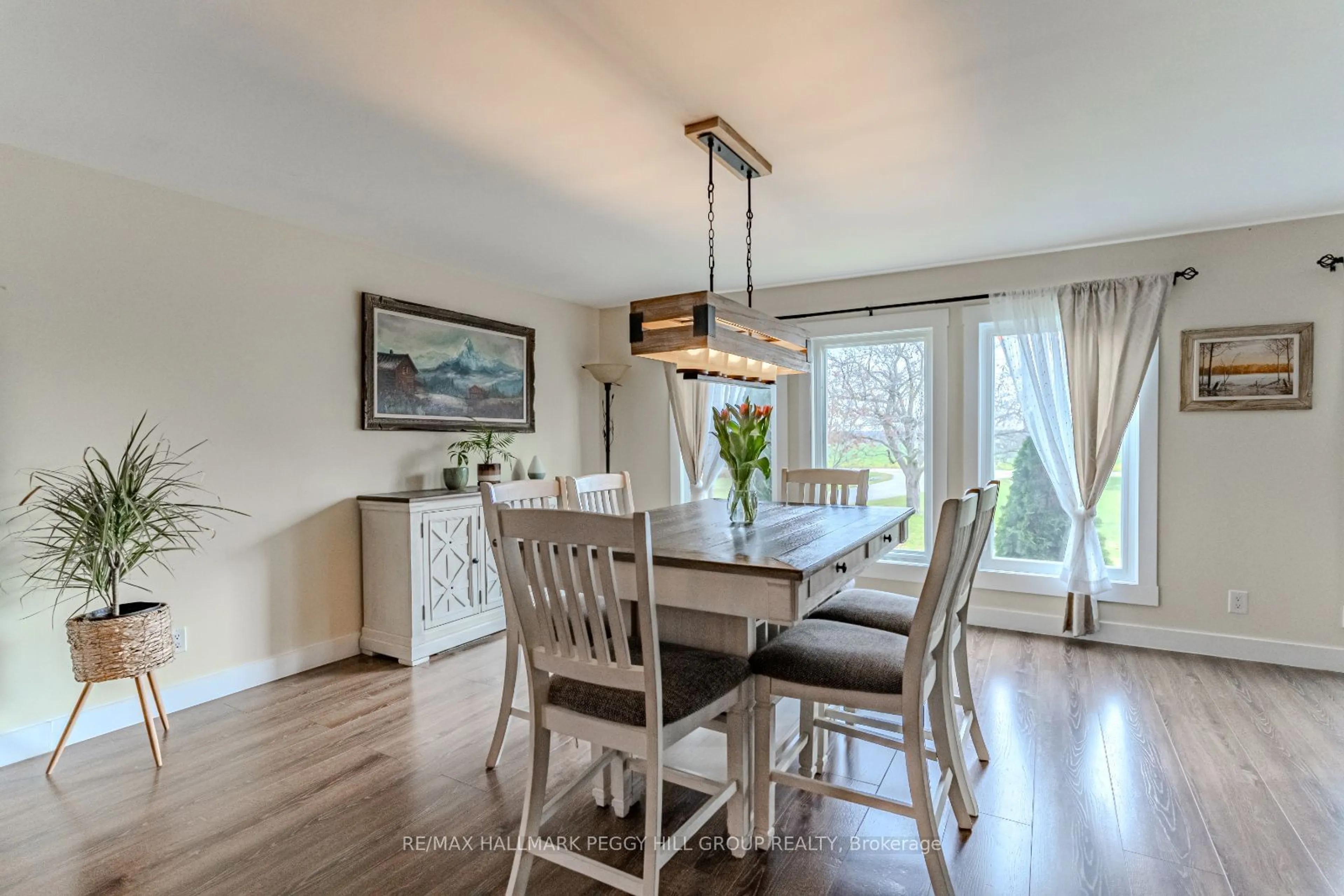 Dining room, wood/laminate floor for 1754 Concession 10 Rd, Ramara Ontario L1B 1L9