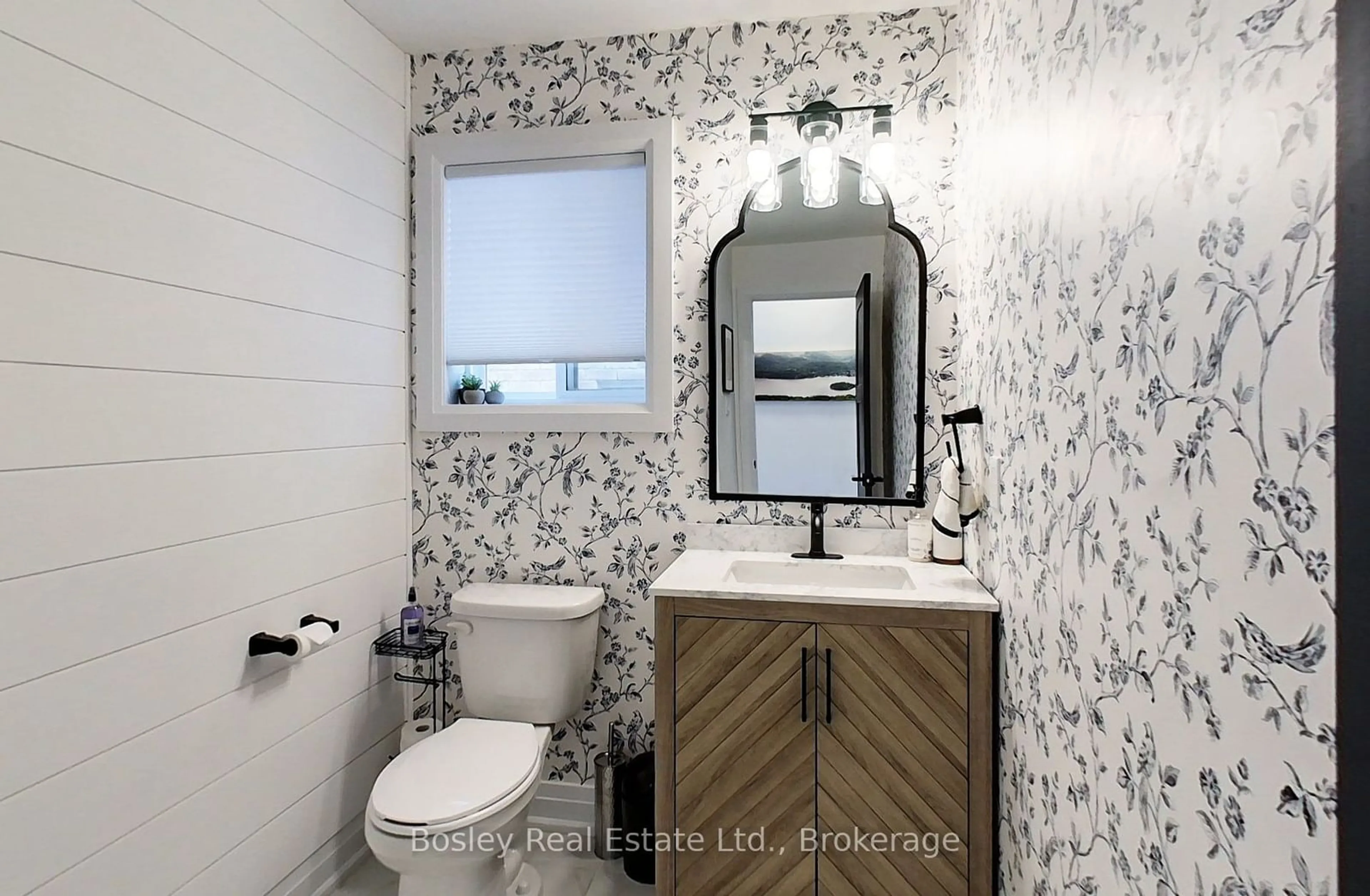 Contemporary bathroom, ceramic/tile floor for 93 Archer Ave, Collingwood Ontario L9Y 3B7