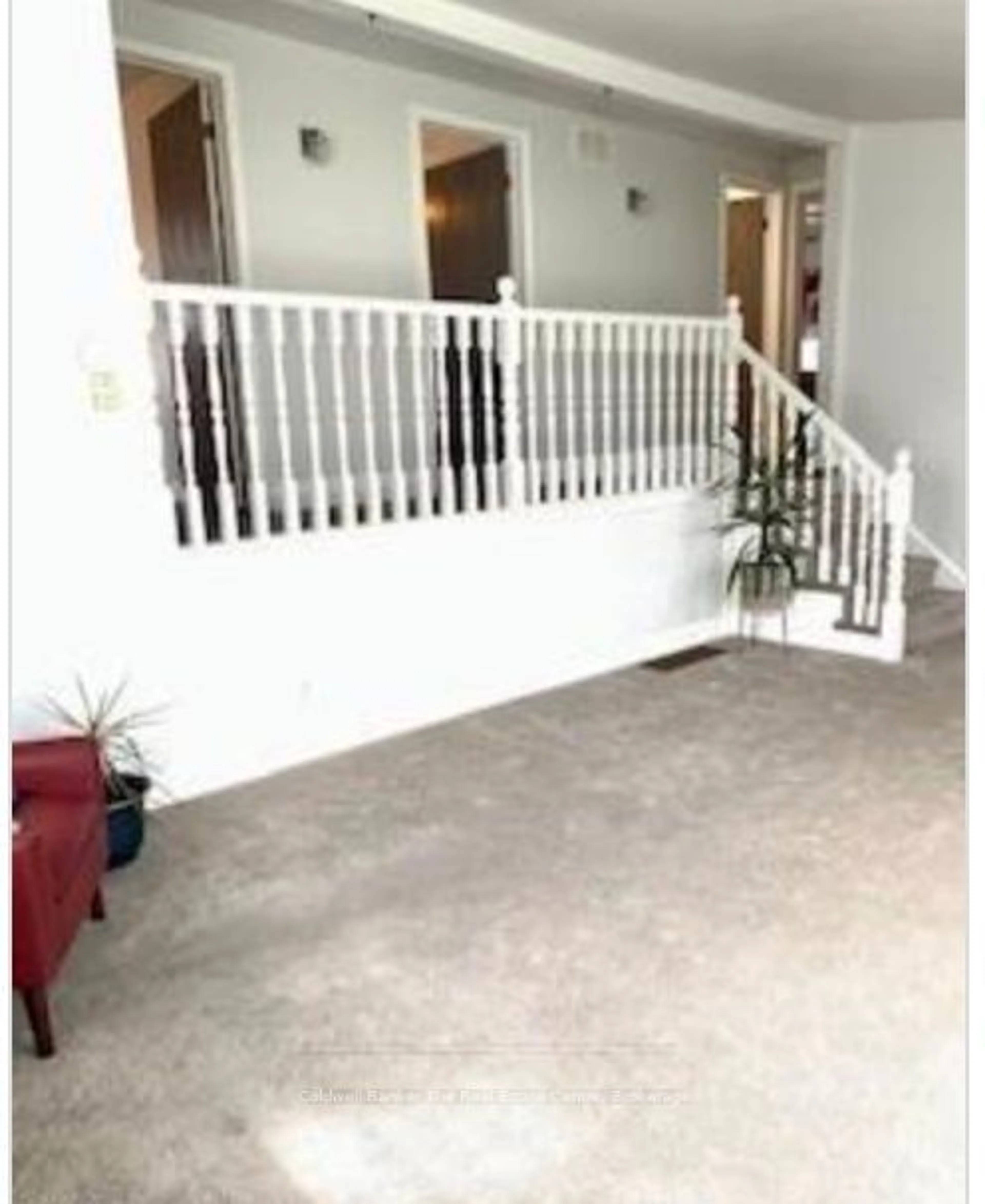 Indoor foyer for 214 ELIZA St, Clearview Ontario L0M 1S0