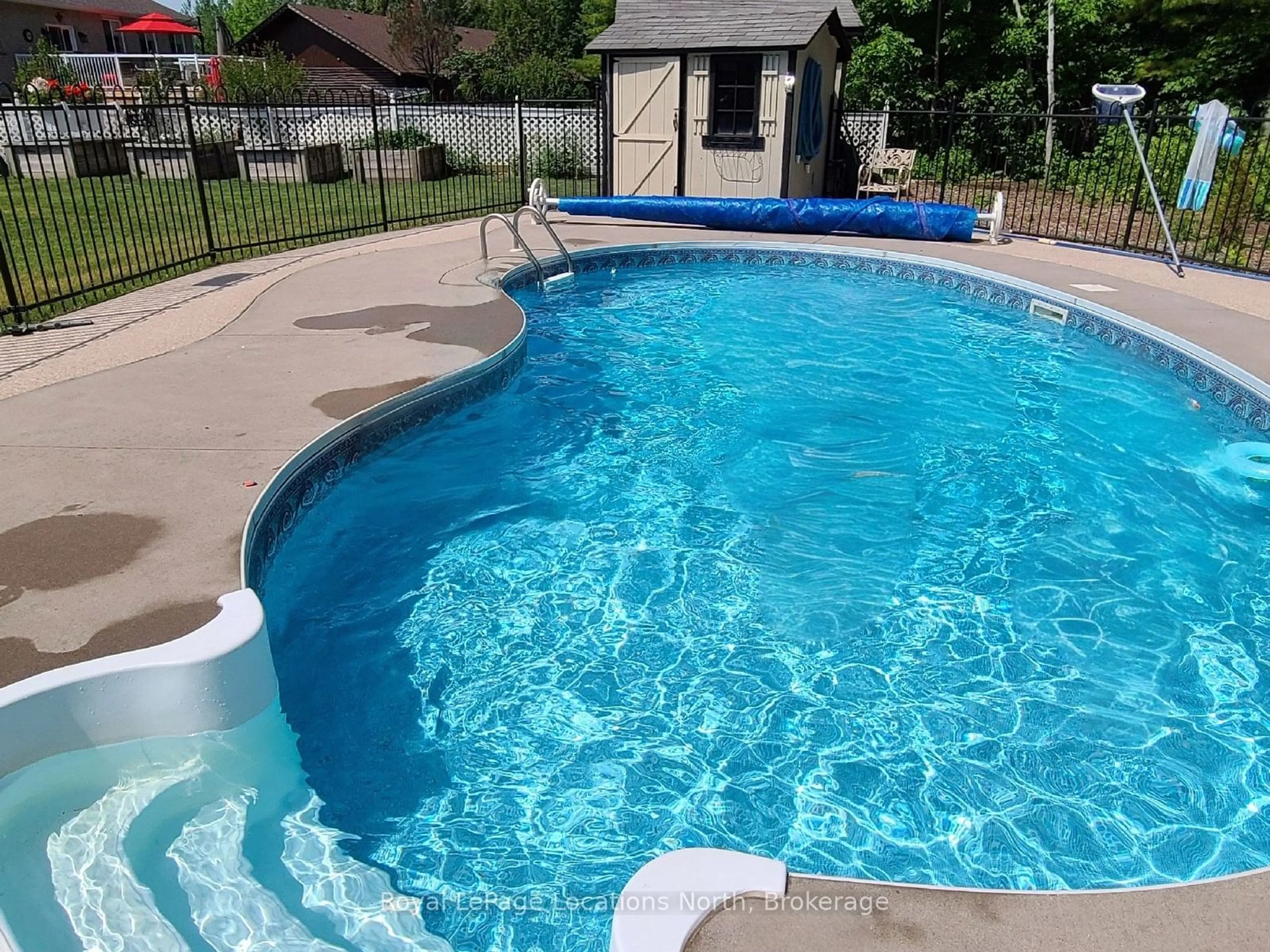 Pool for 15 KELLEY Cres, Wasaga Beach Ontario L9Z 1J3