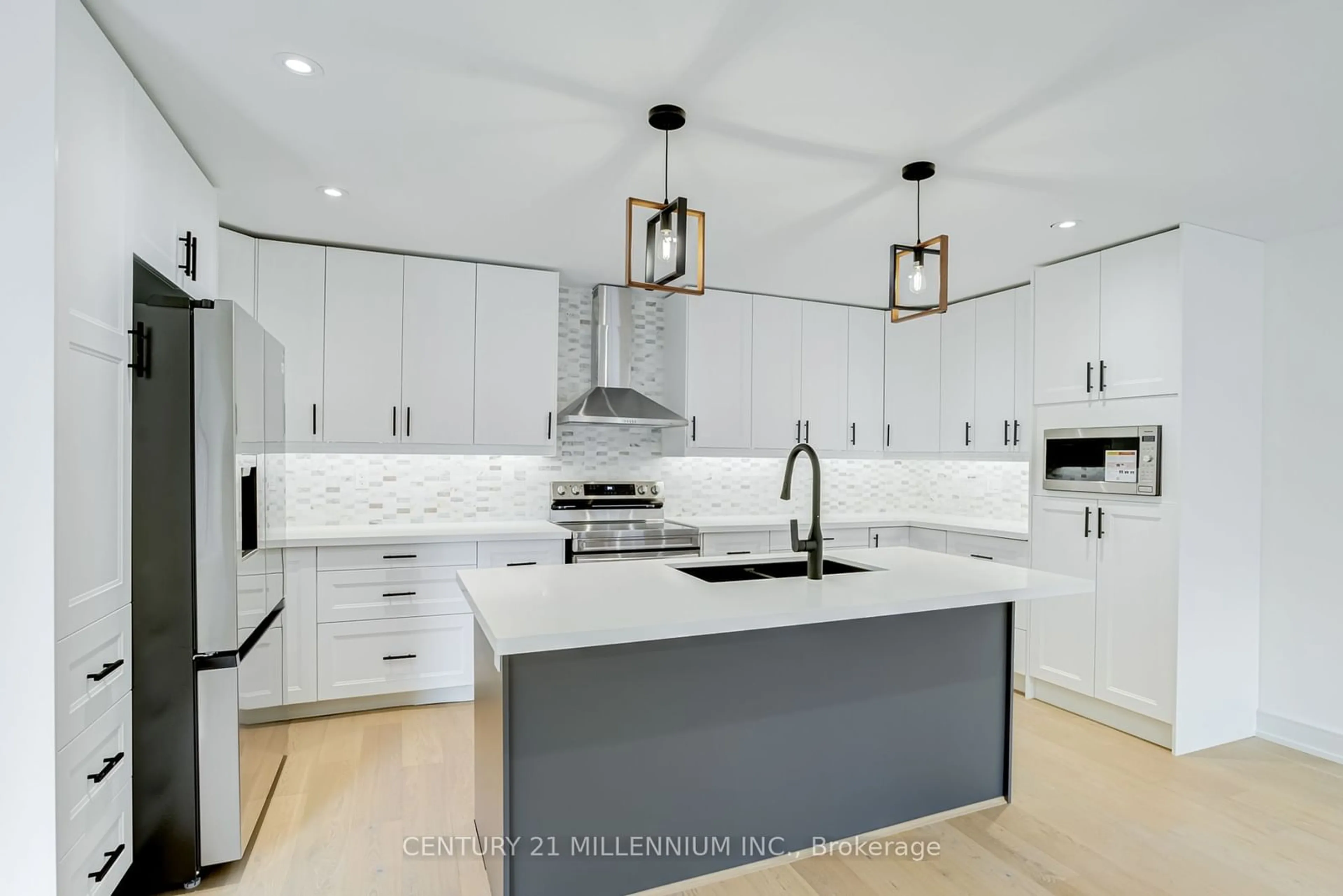 Contemporary kitchen, unknown for 492 Birch St, Collingwood Ontario L9Y 2X1