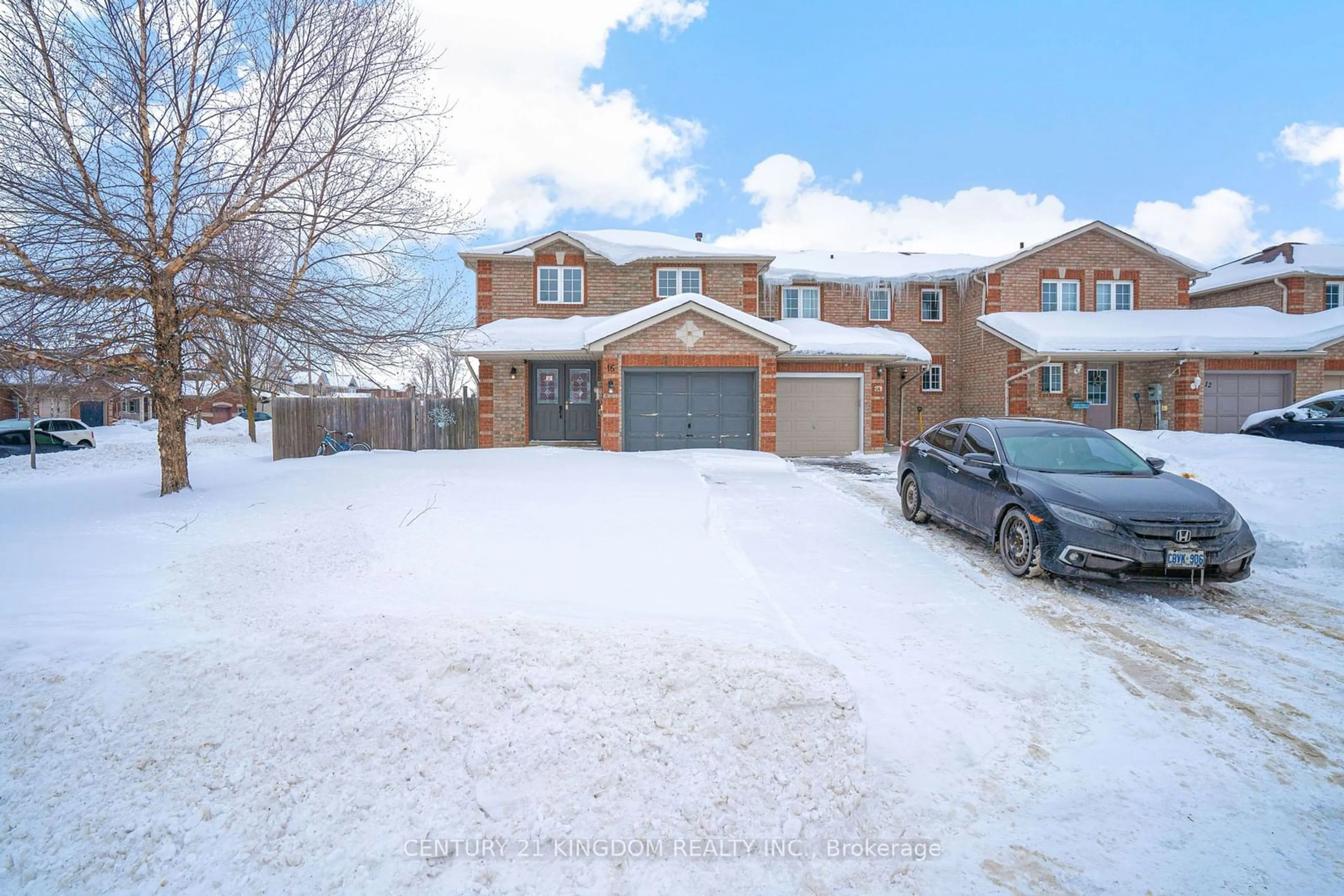 A pic from outside/outdoor area/front of a property/back of a property/a pic from drone, street for 16 Epsom Rd, Barrie Ontario L4M 6R7