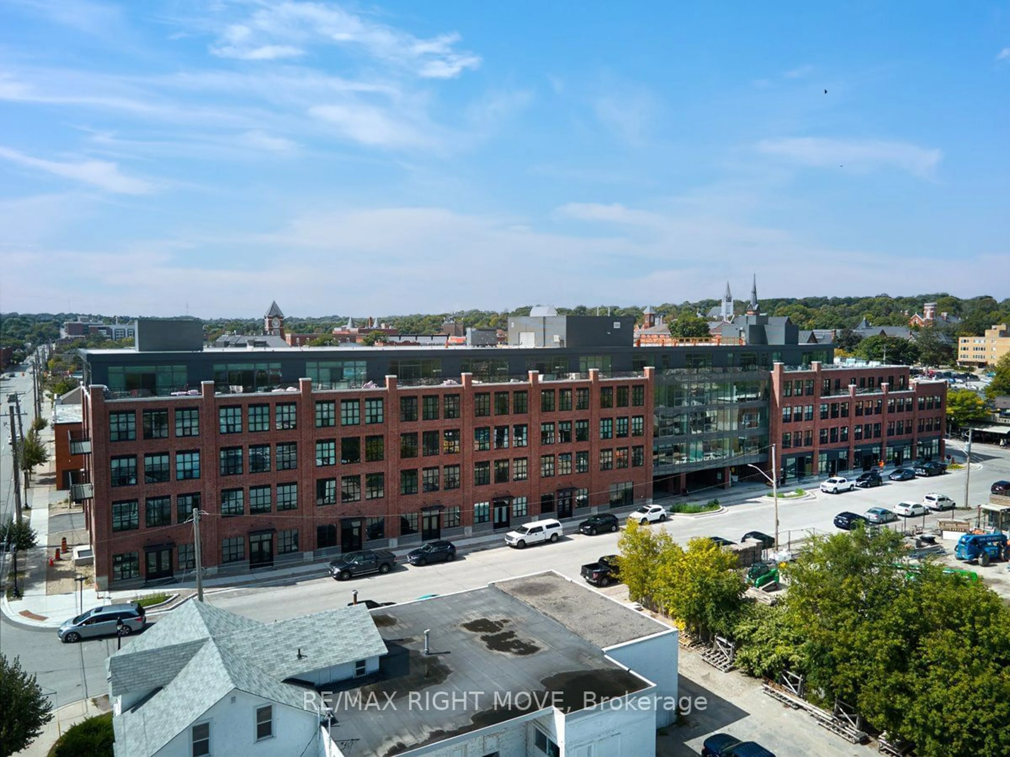 A pic from outside/outdoor area/front of a property/back of a property/a pic from drone, city buildings view from balcony for 21 Matchedash St #211, Orillia Ontario L3V 4W4