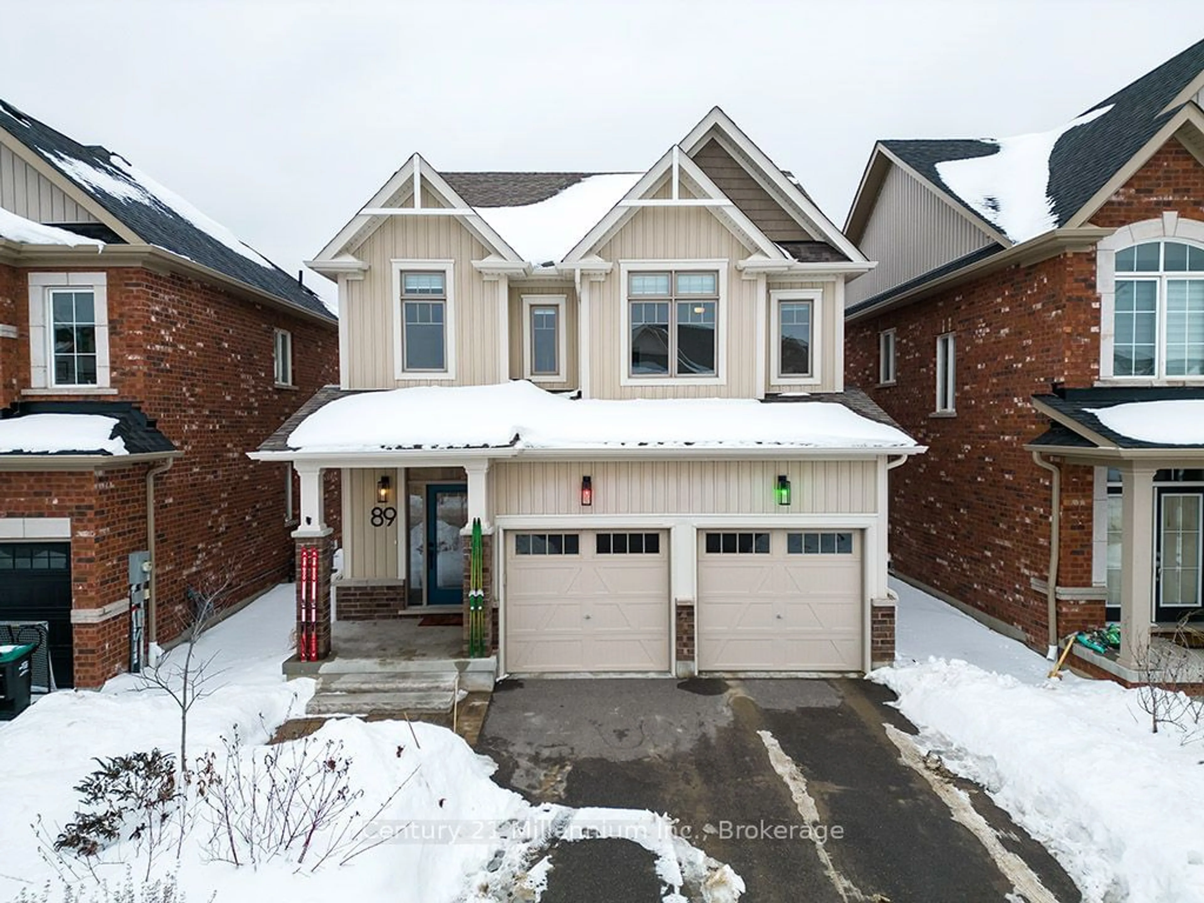 A pic from outside/outdoor area/front of a property/back of a property/a pic from drone, street for 89 Tracey Lane, Collingwood Ontario L9Y 3Y7