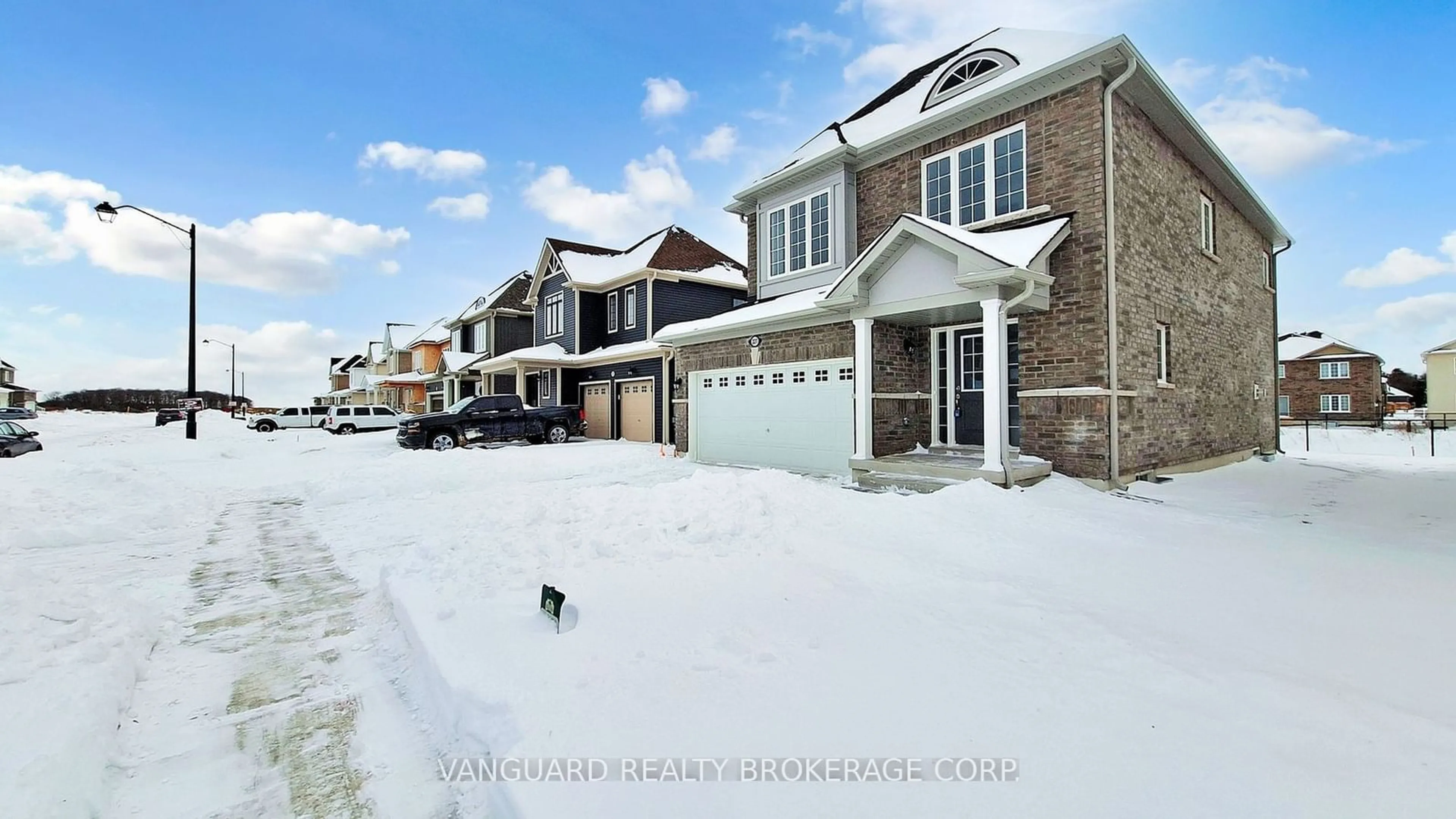 A pic from outside/outdoor area/front of a property/back of a property/a pic from drone, street for 227 Mckenzie Dr, Clearview Ontario L0M 1S0