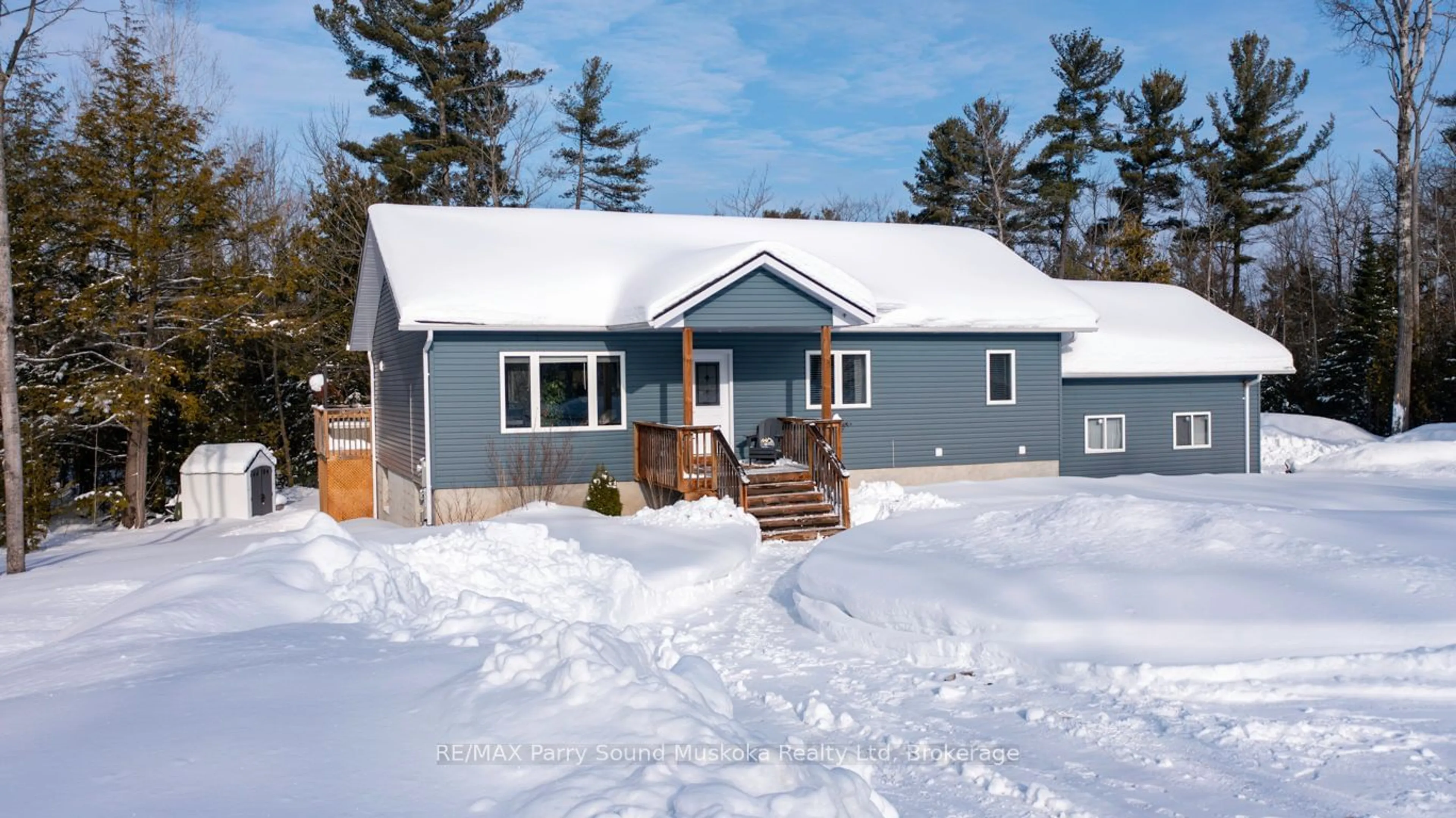 Home with vinyl exterior material, street for 52 Meadows Ave, Tay Ontario L0K 2C0