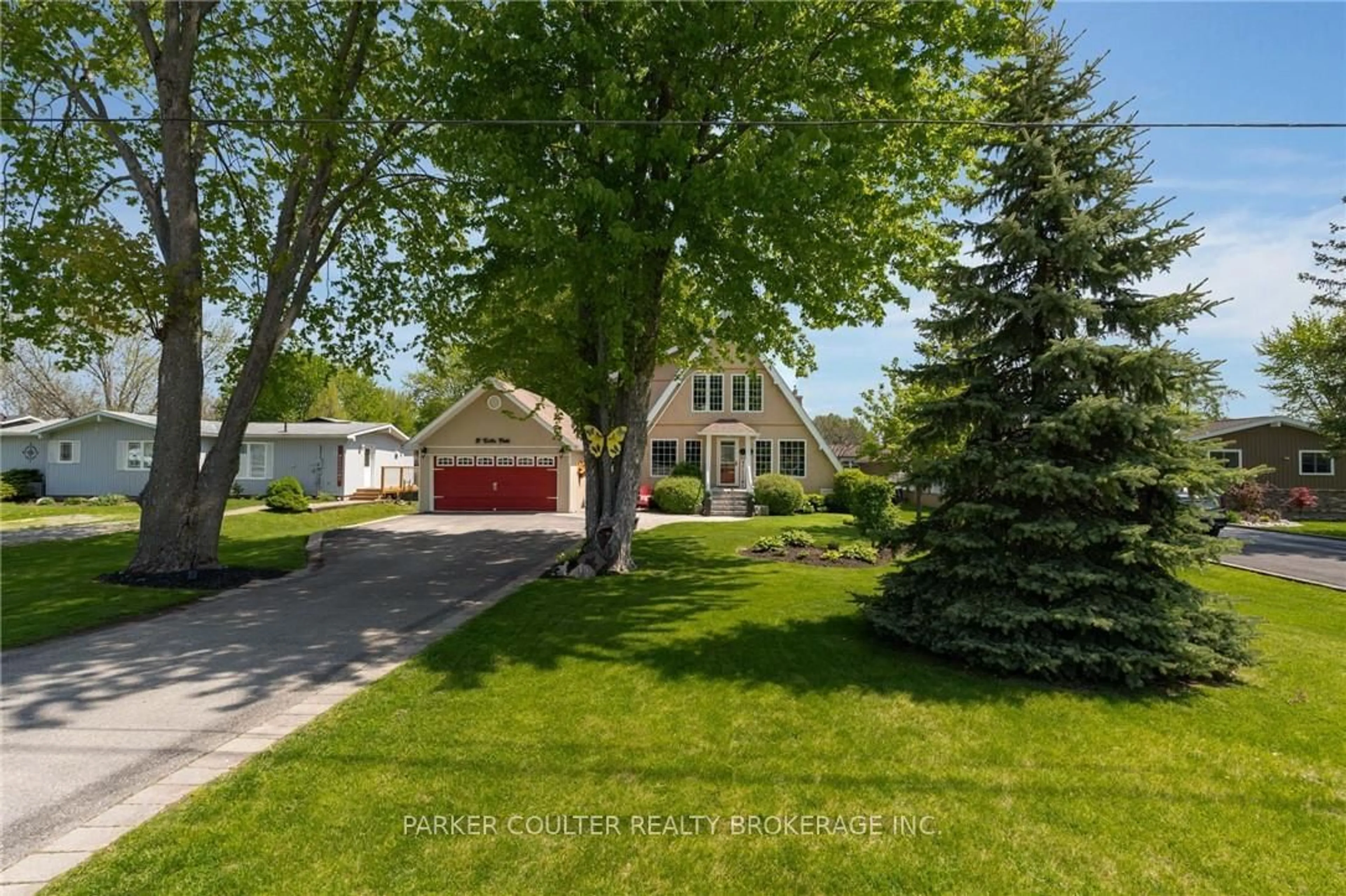 A pic from outside/outdoor area/front of a property/back of a property/a pic from drone, street for 15 Turtle Path, Ramara Ontario L0K 1B0