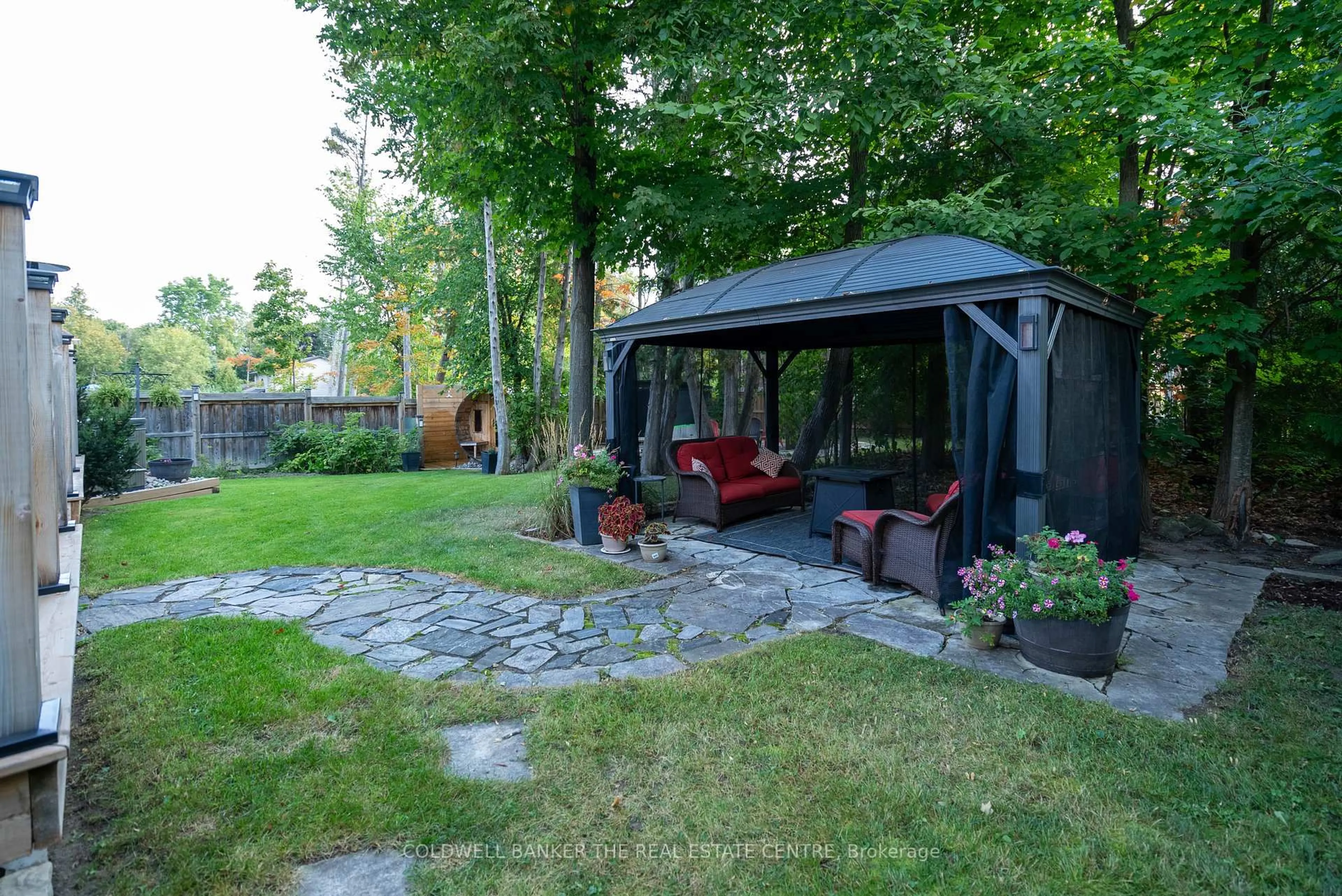 Patio, unknown for 376 Tollendal Mill Rd, Barrie Ontario L4N 7T1