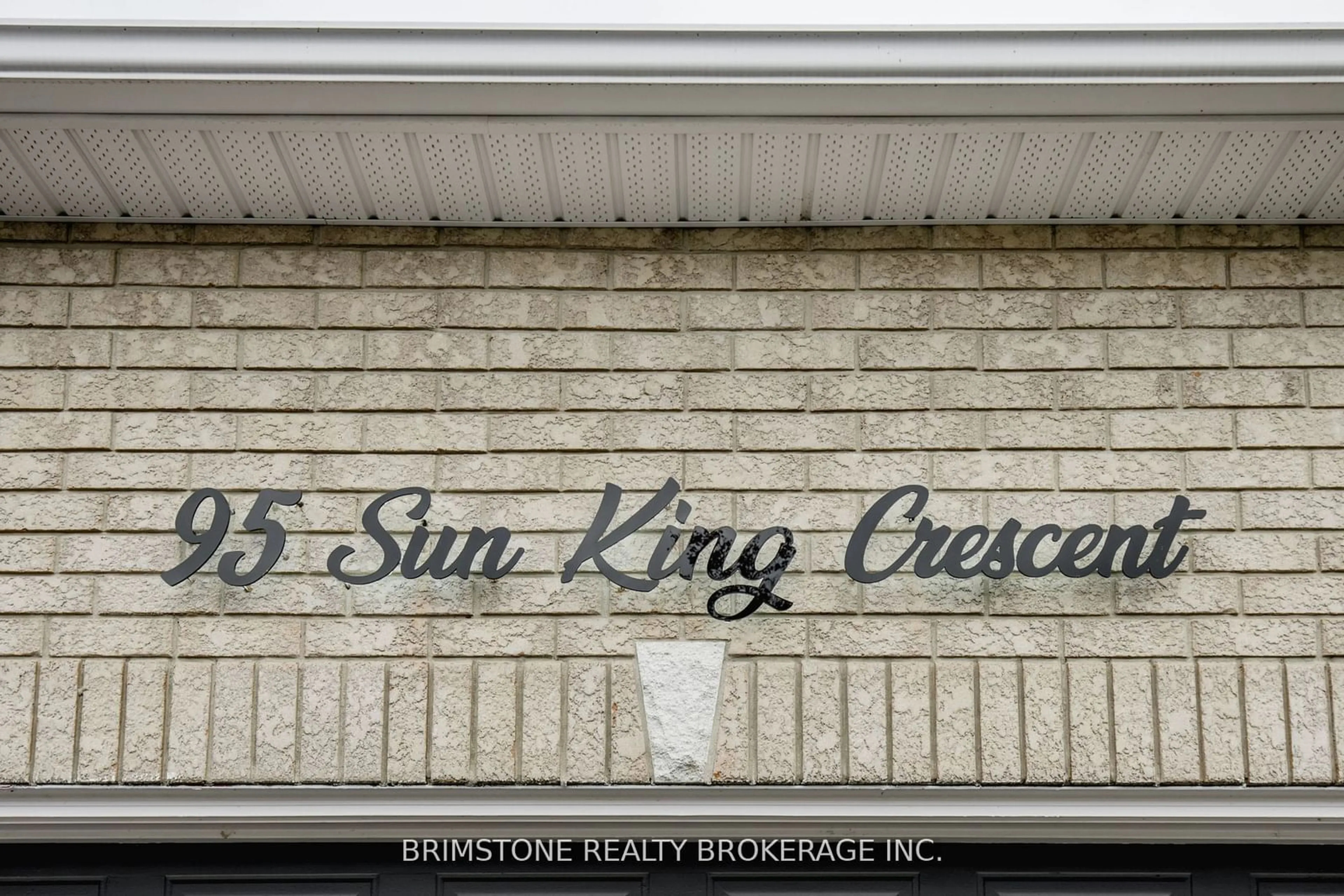 Indoor entryway for 95 Sun King Cres, Barrie Ontario L4M 7K4