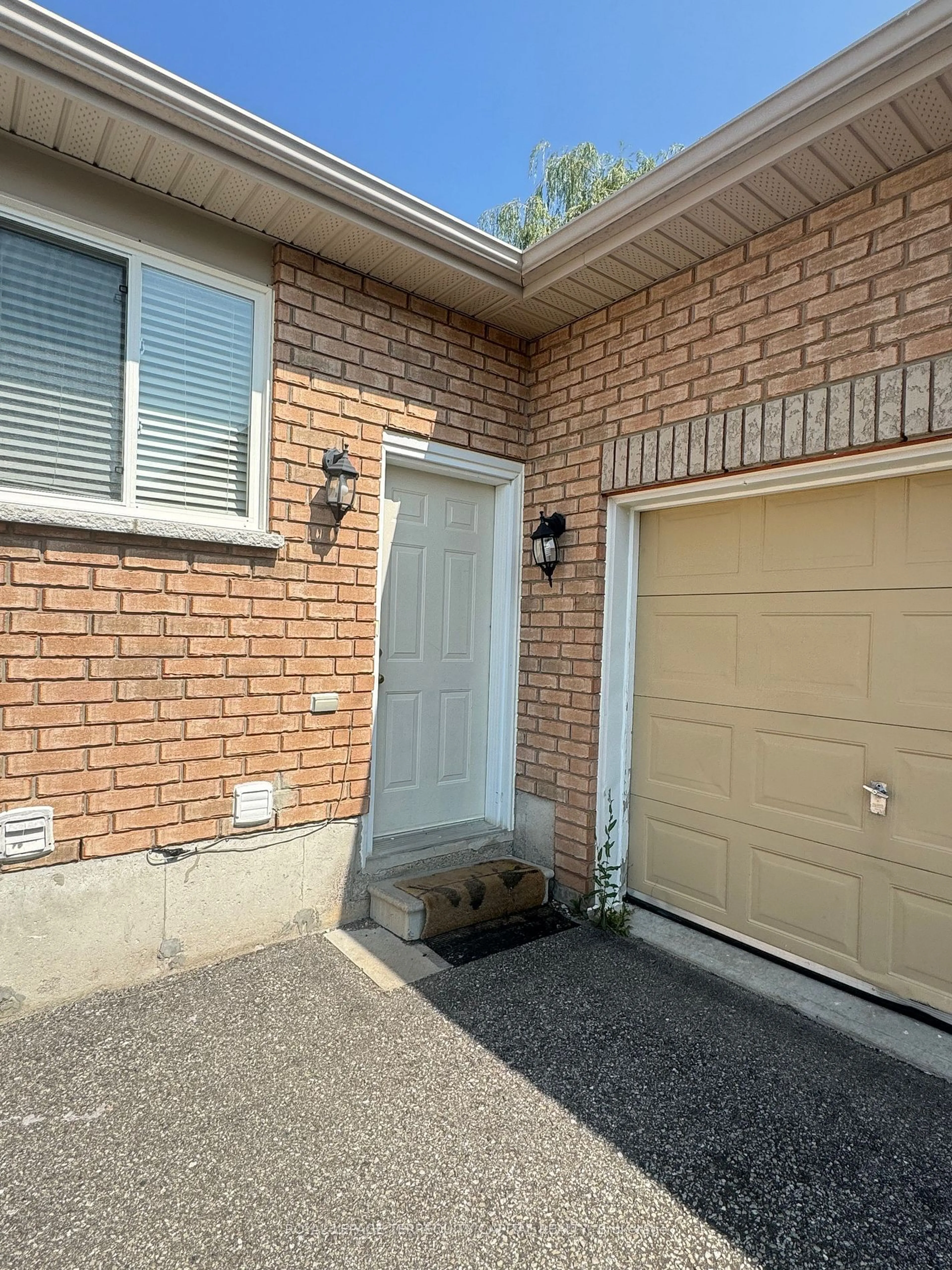 Home with brick exterior material, street for 27 Watson Dr, Barrie Ontario L4M 6W8