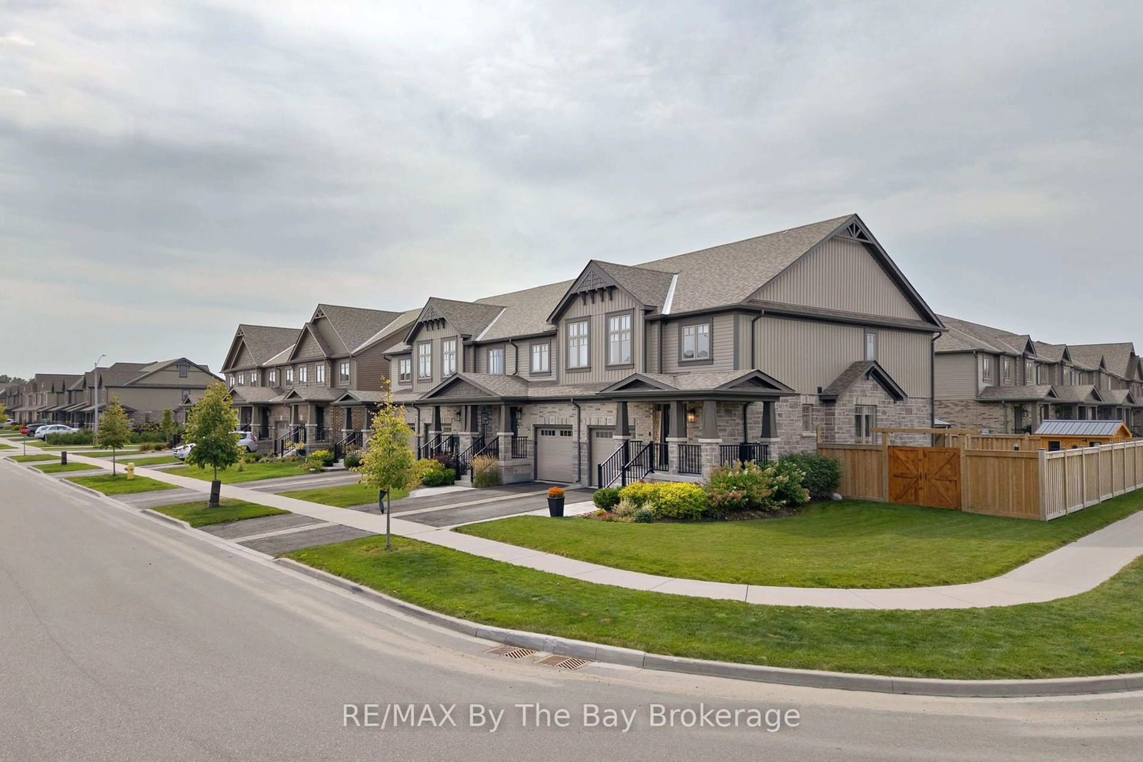 A pic from outside/outdoor area/front of a property/back of a property/a pic from drone, street for 15 FOLEY Cres, Collingwood Ontario L9Y 3B7