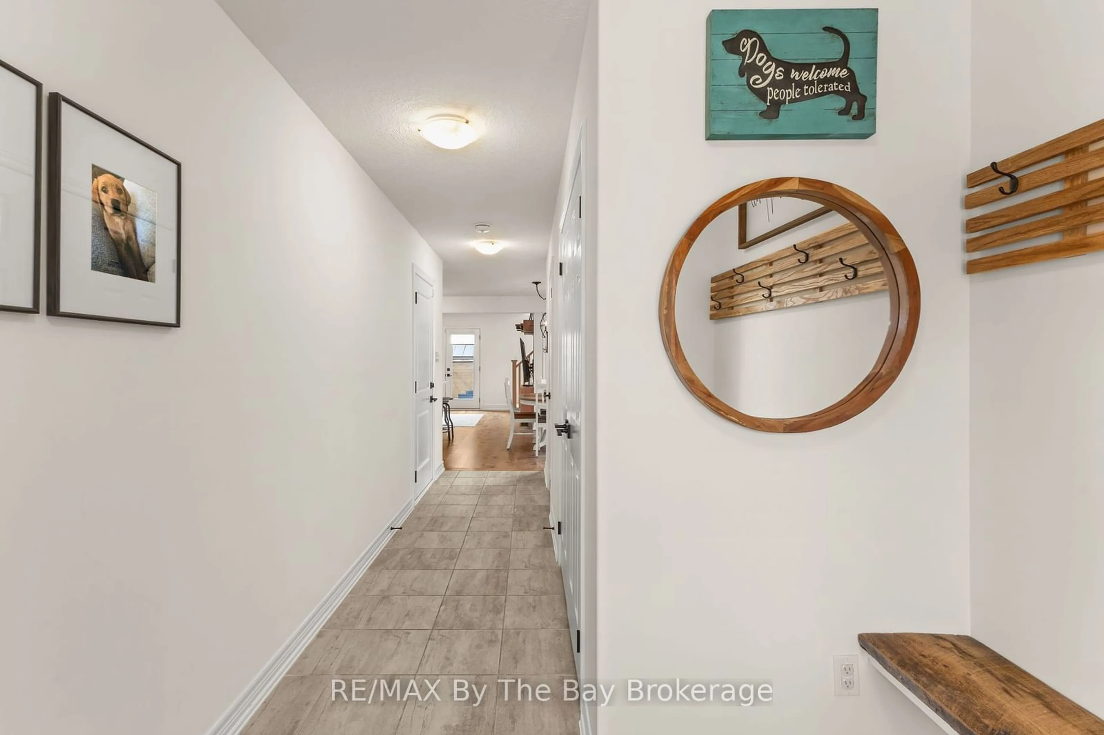 Indoor entryway for 15 FOLEY Cres, Collingwood Ontario L9Y 3B7