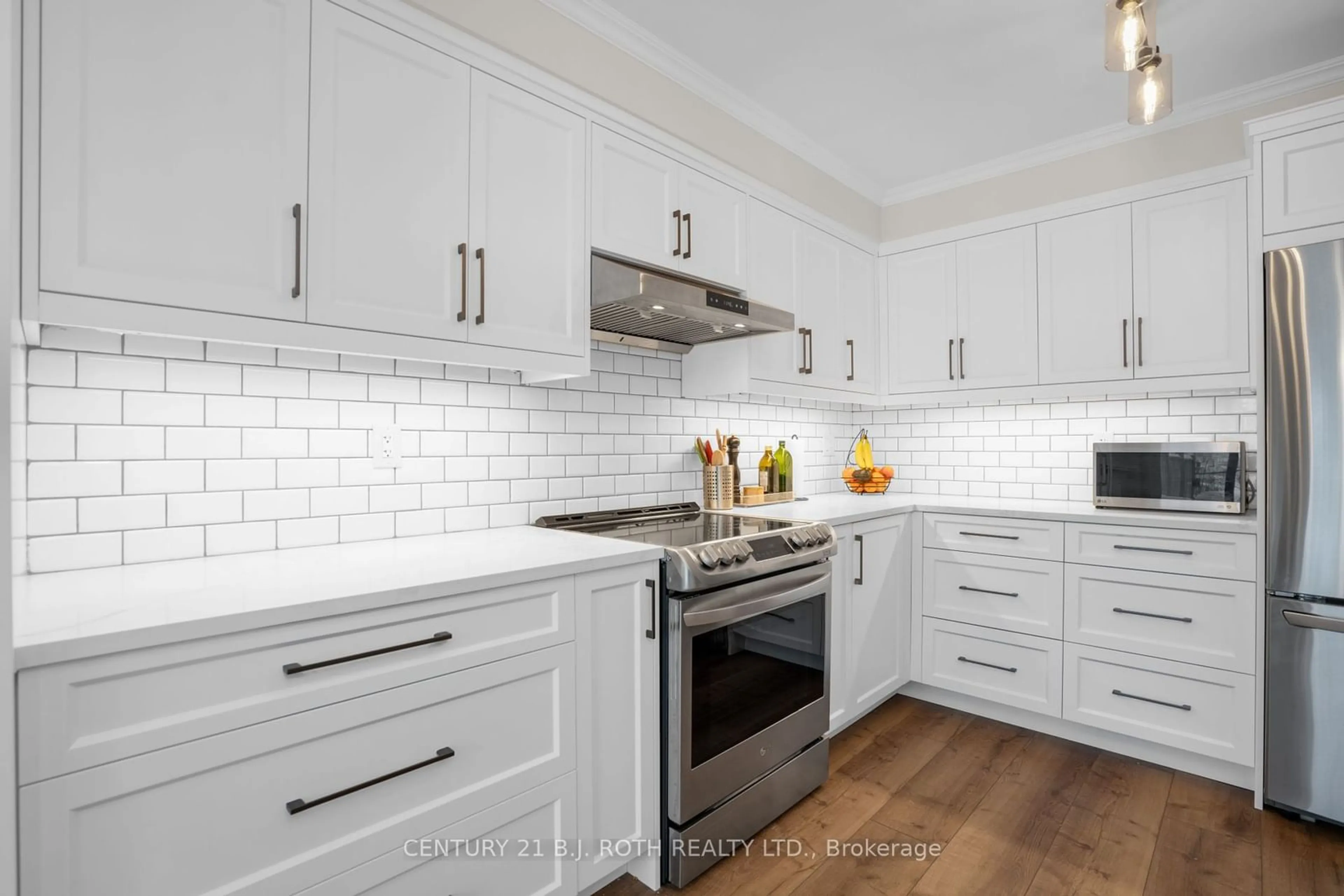 Contemporary kitchen, ceramic/tile floor for 34 Gadwall Ave, Barrie Ontario L4N 8X6