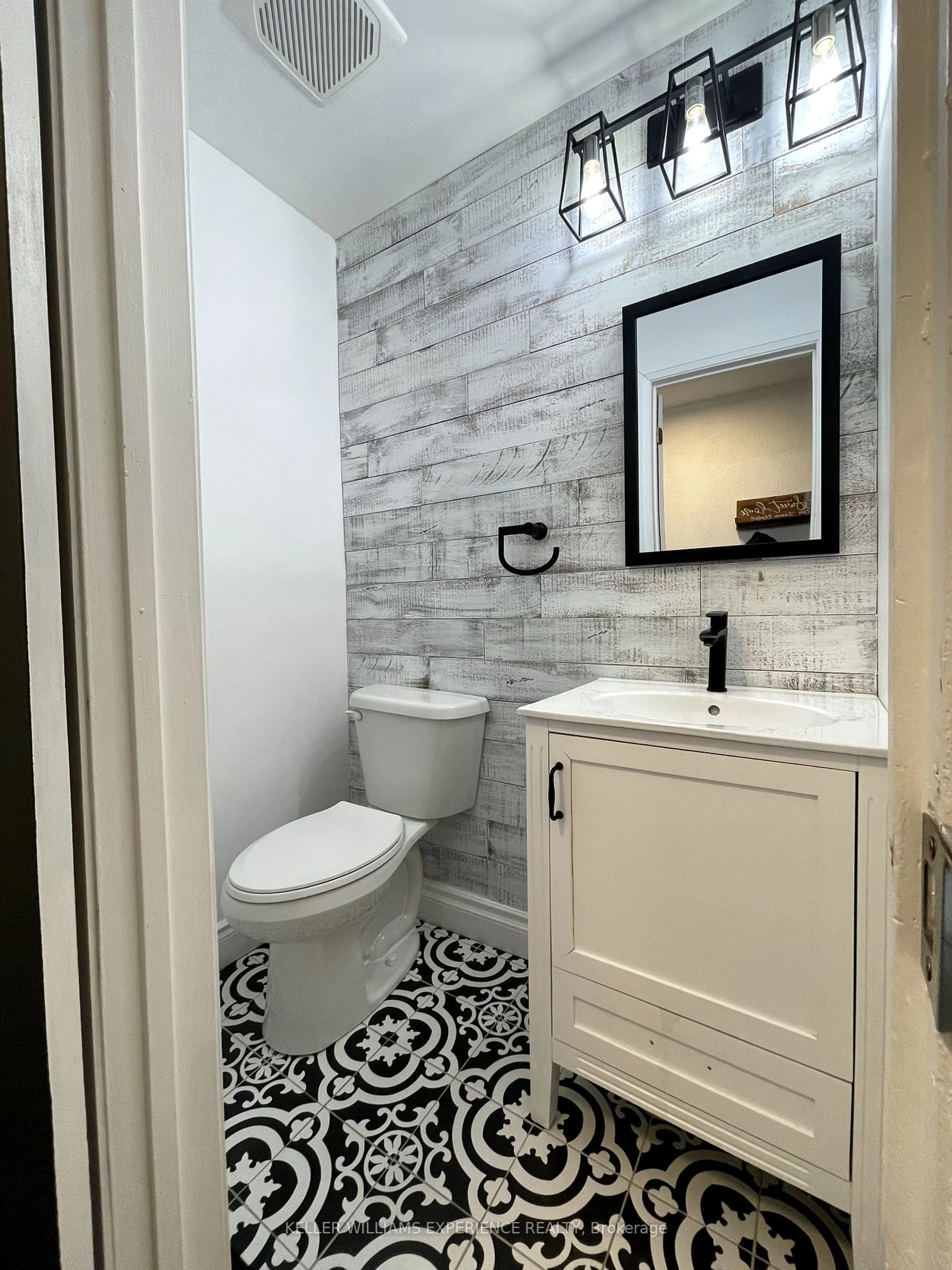 Contemporary bathroom, ceramic/tile floor for 2 Bernick Dr #28, Barrie Ontario L4M 5K4