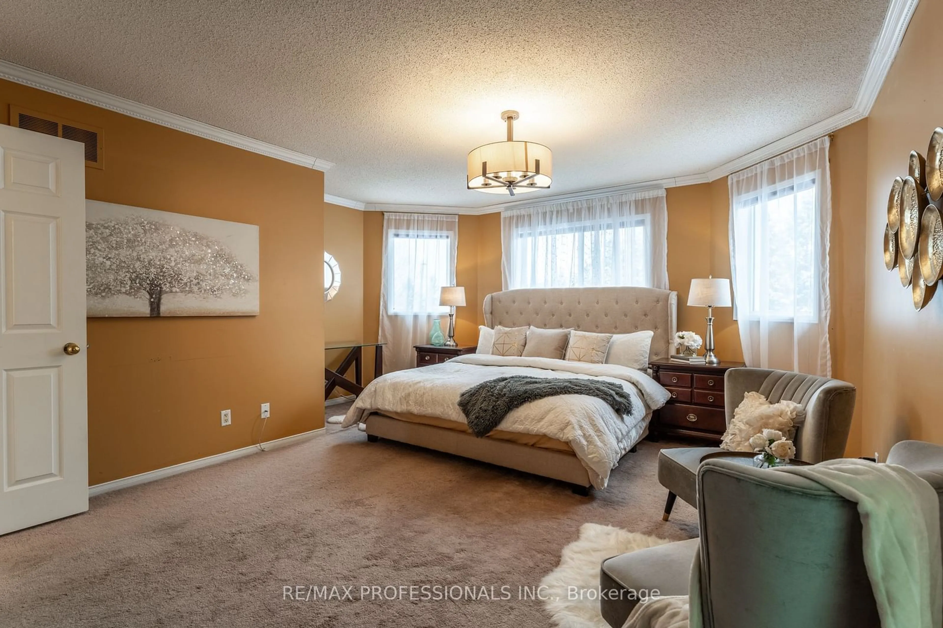 Bedroom with bed, carpet floor for 3 Twiss Dr, Barrie Ontario L4N 8P3