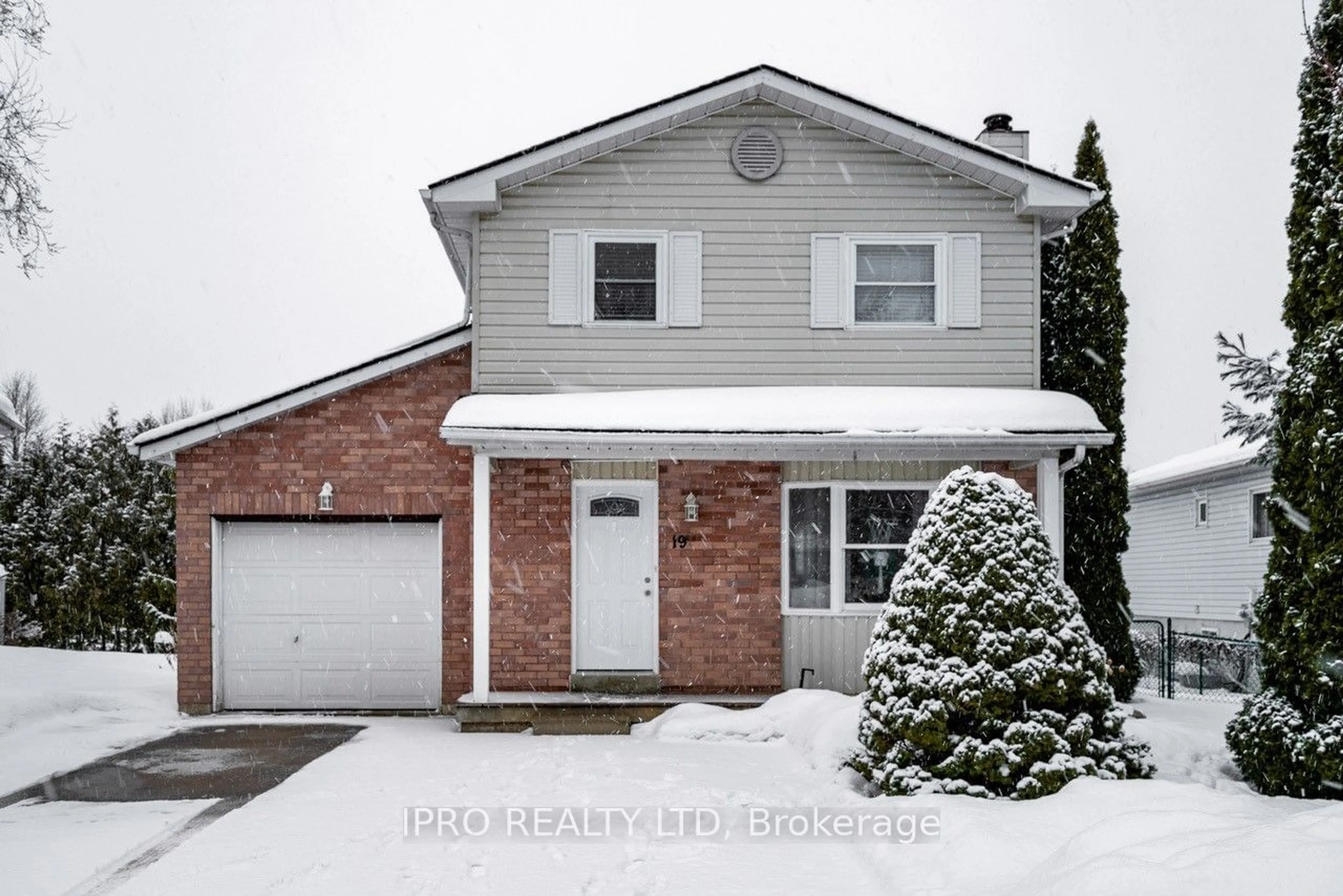 Home with brick exterior material, street for 19 Reid Cres, Collingwood Ontario L9Y 4J9