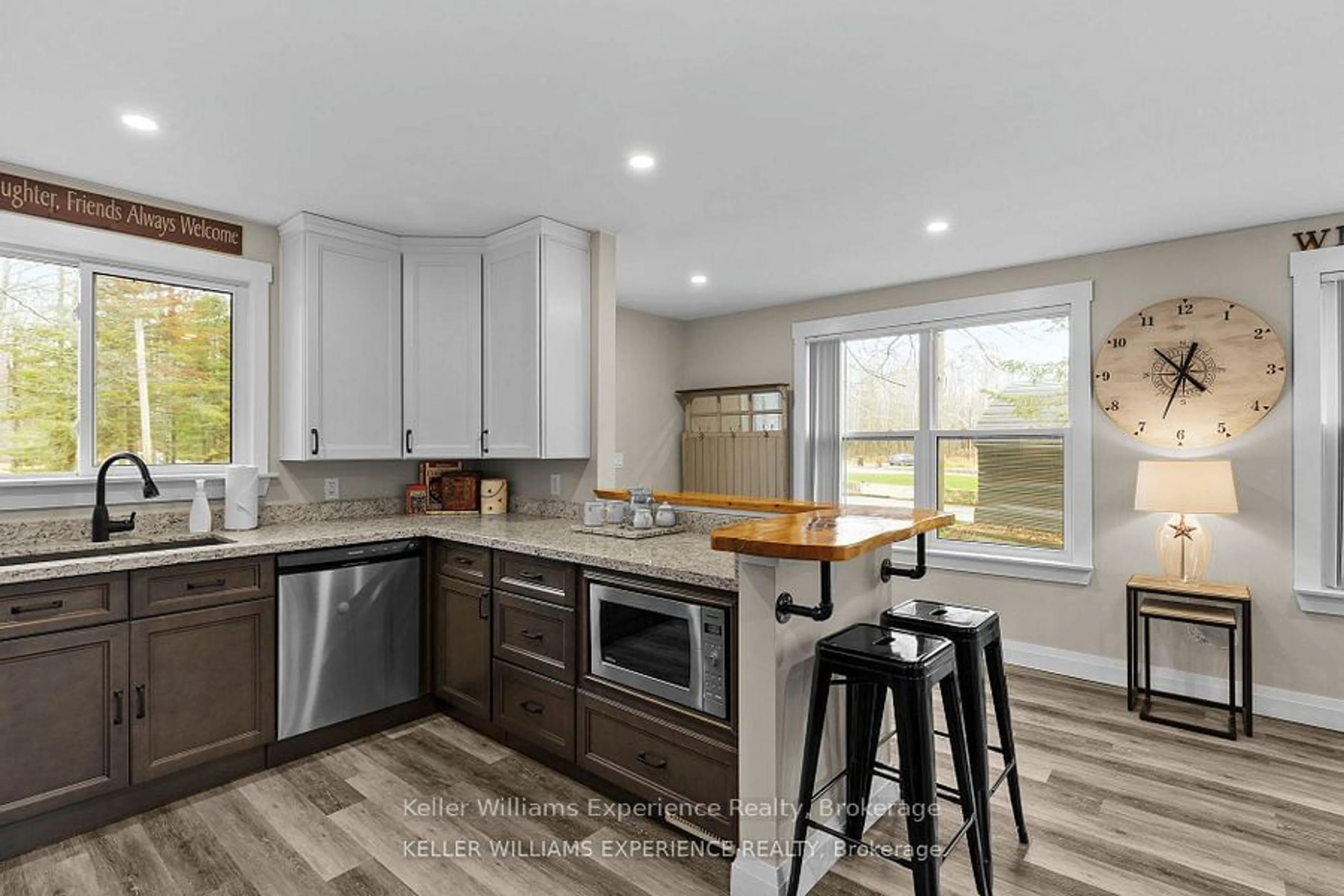 Open concept kitchen, unknown for 4027 Glen Cedar Dr, Ramara Ontario L3V 0S2