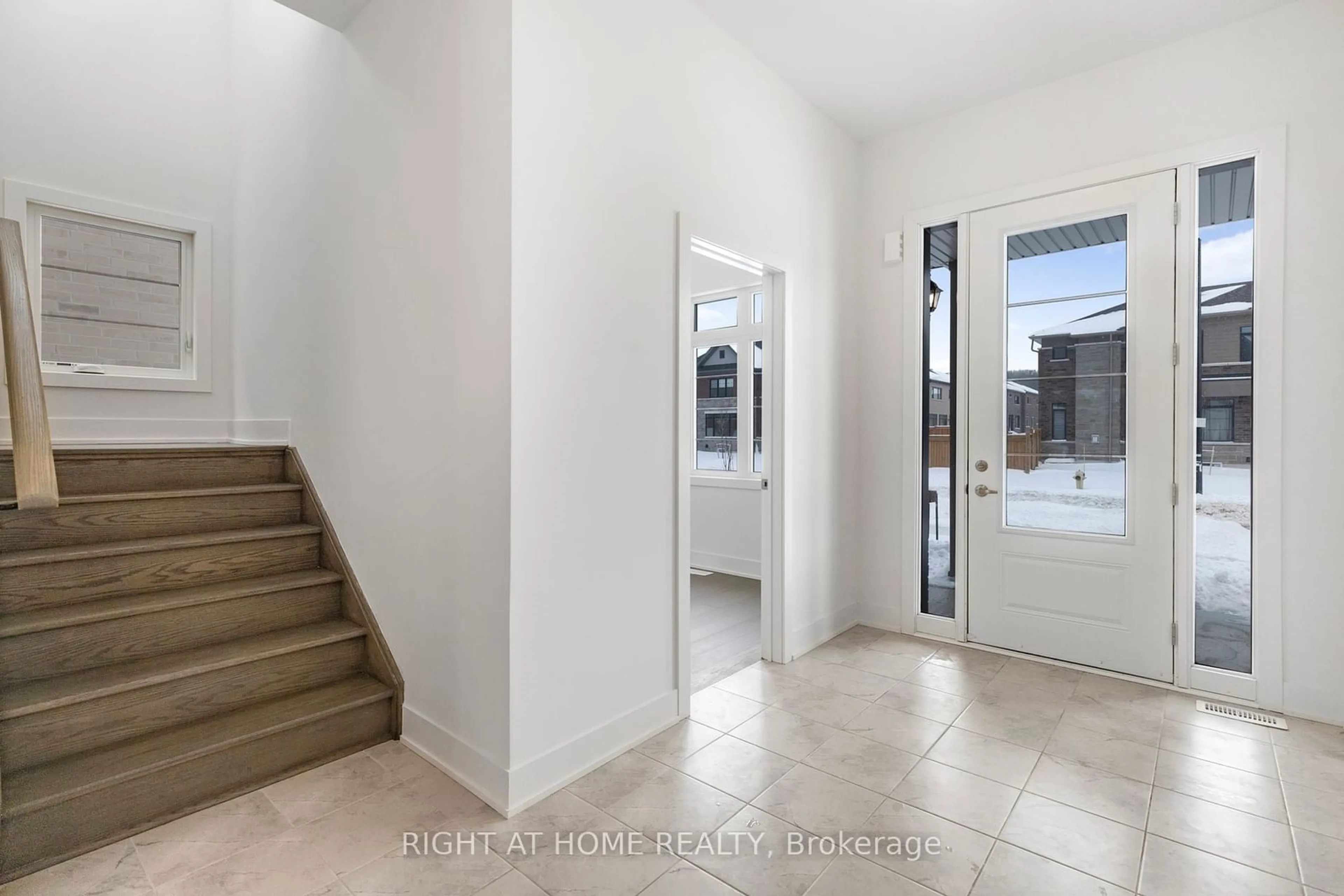 Indoor entryway for 56 Calypso Ave, Springwater Ontario L0L 1Y3