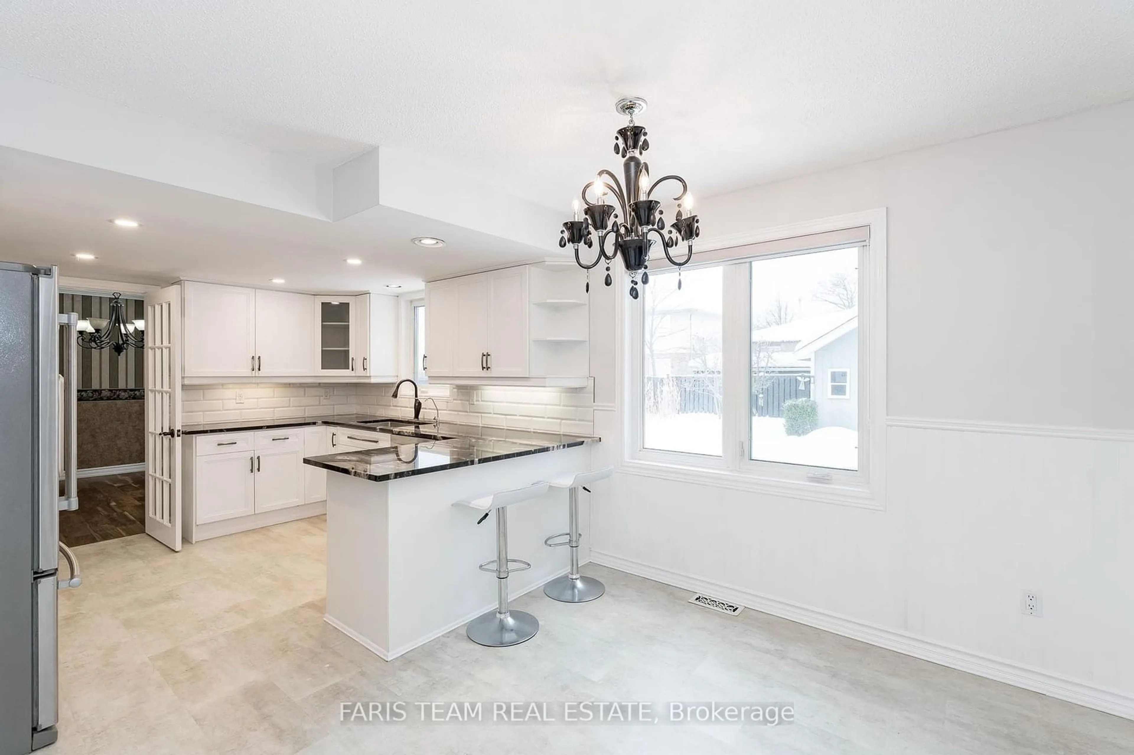 Open concept kitchen, ceramic/tile floor for 24 Keats Dr, Barrie Ontario L4N 6C9