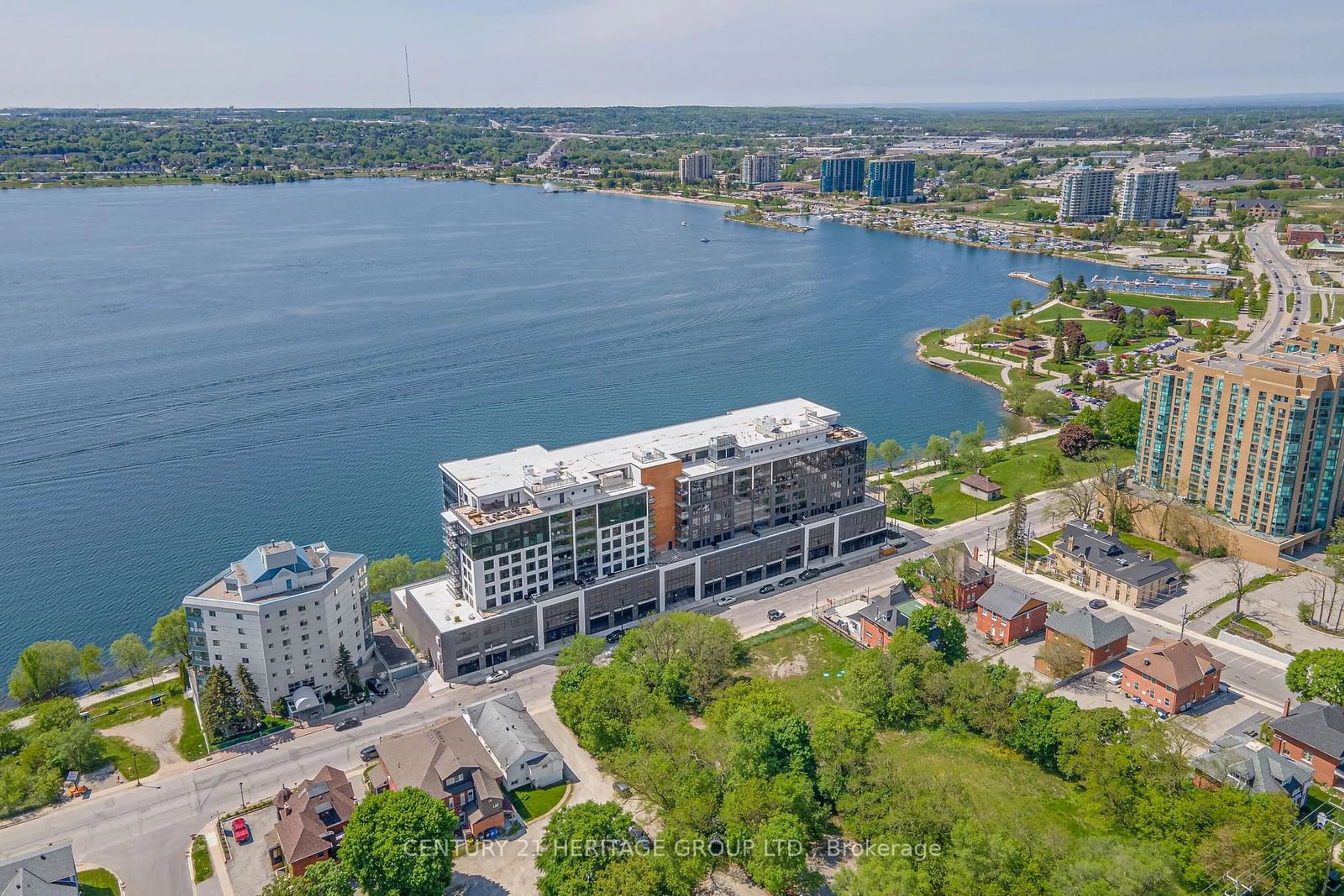 A pic from outside/outdoor area/front of a property/back of a property/a pic from drone, water/lake/river/ocean view for 185 Dunlop St #922, Barrie Ontario L4M 0L7