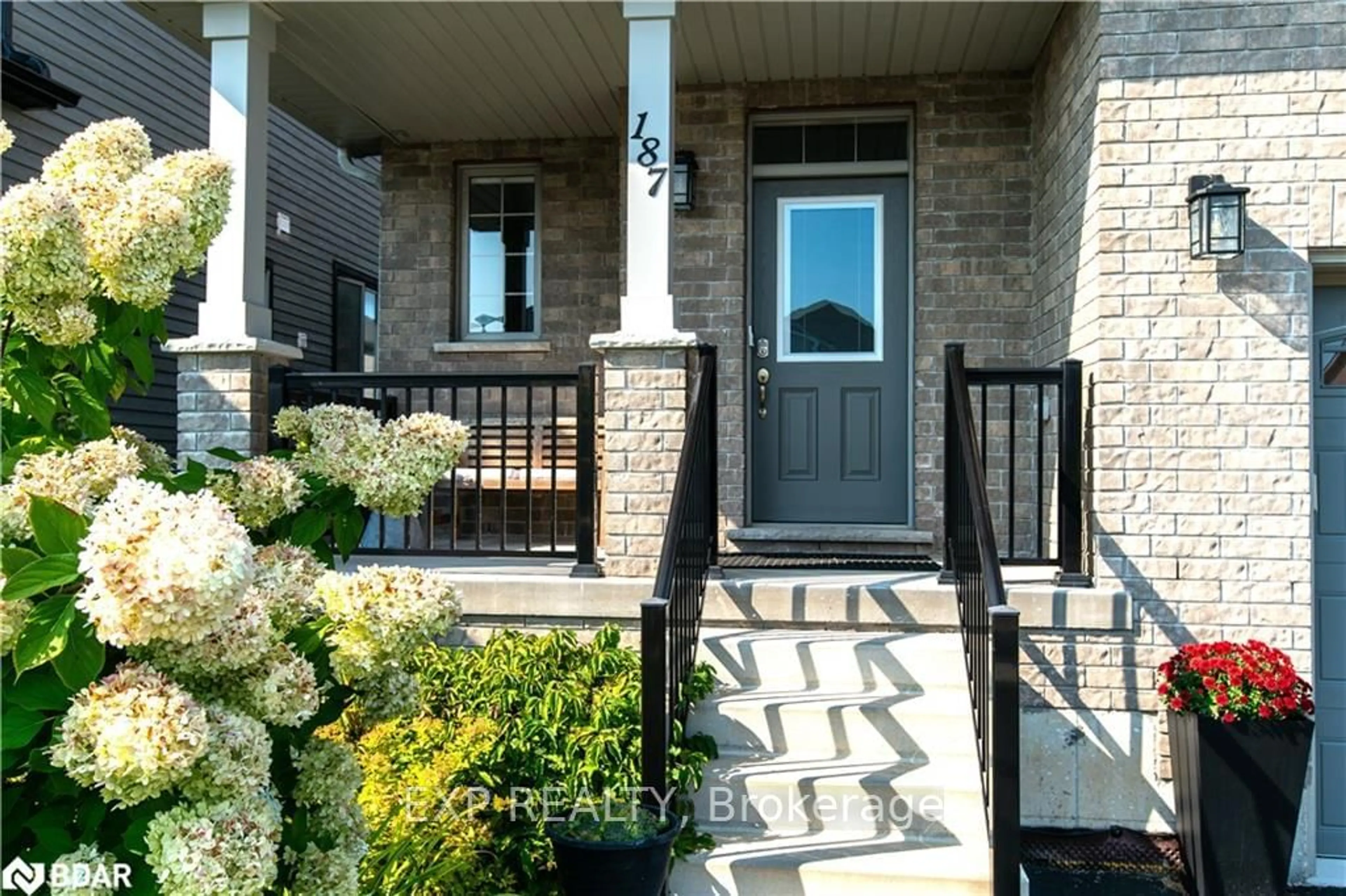 Indoor entryway for 187 Findlay Dr, Collingwood Ontario L9Y 0Z2