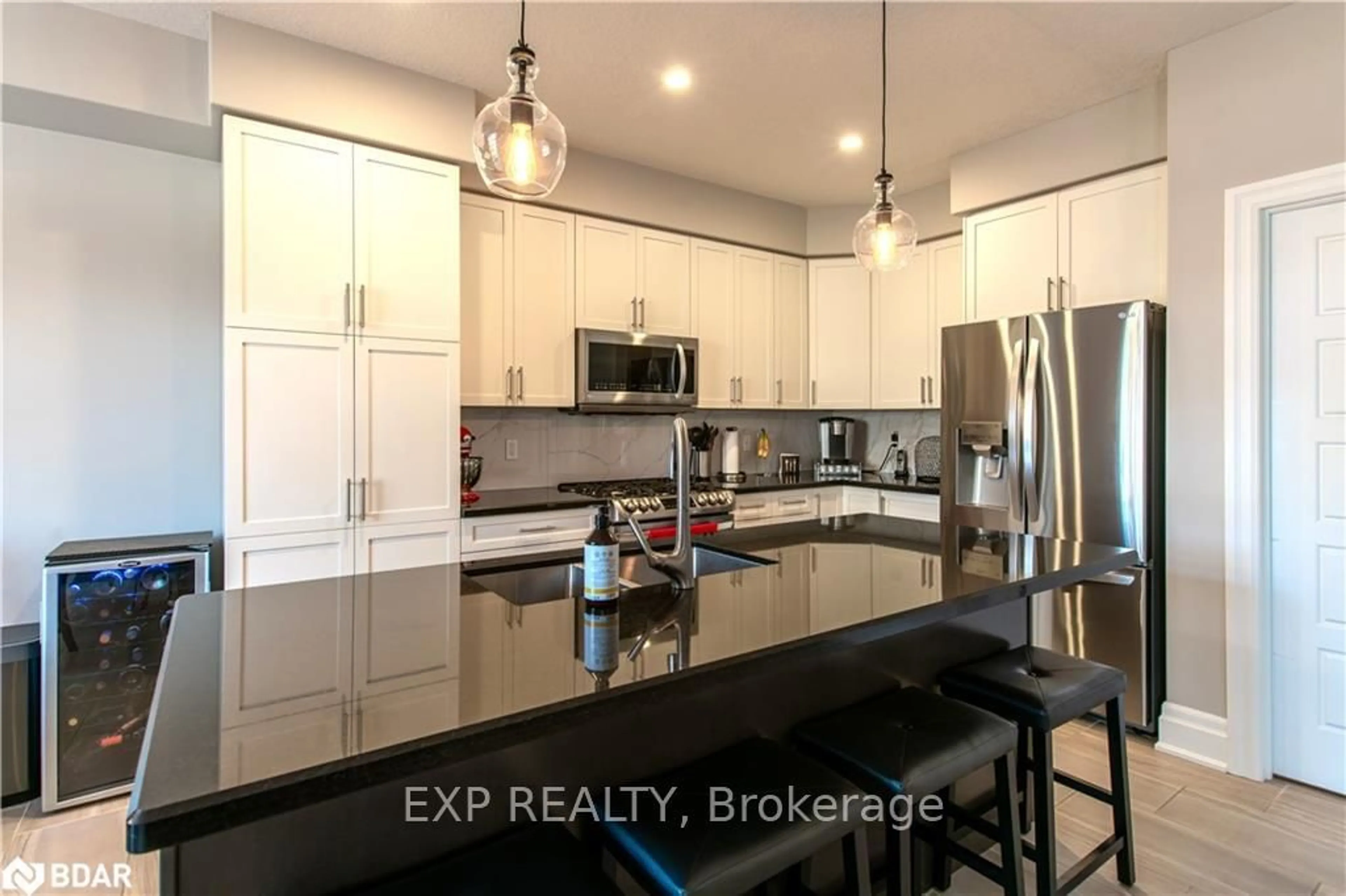 Open concept kitchen, ceramic/tile floor for 187 Findlay Dr, Collingwood Ontario L9Y 0Z2