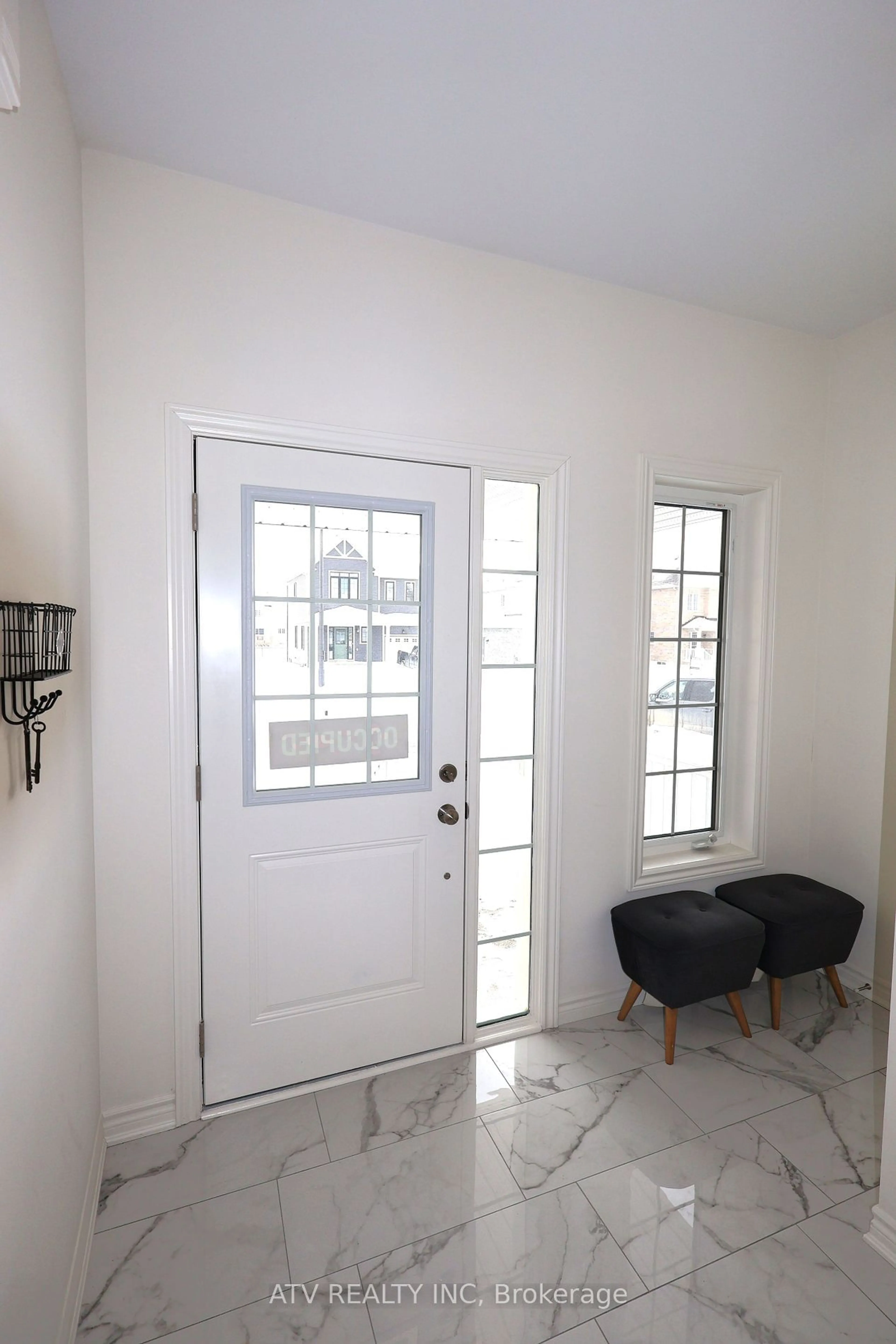 Indoor entryway for 232 Mckenzie Dr, Clearview Ontario L0M 1S0