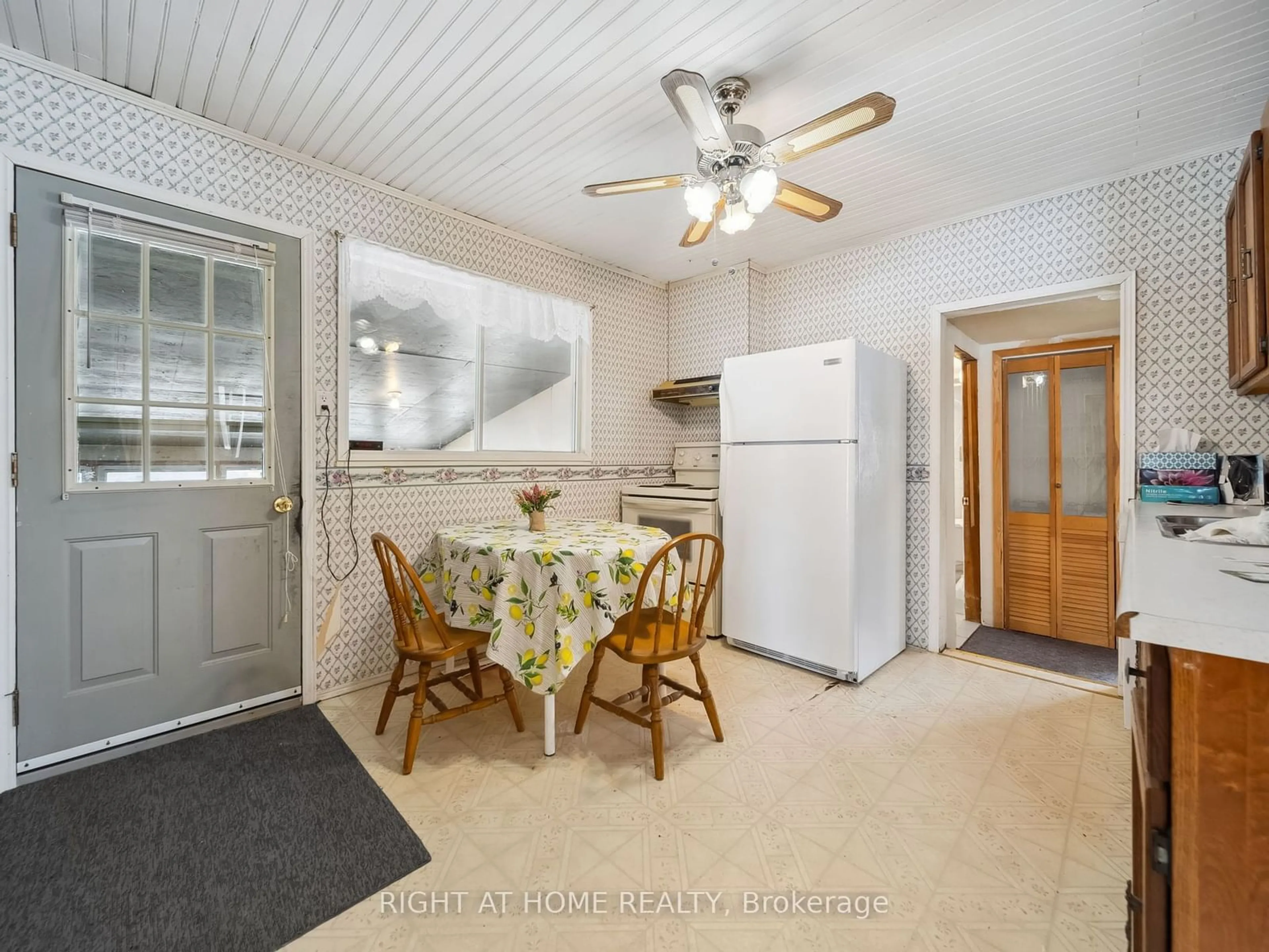 Dining room, ceramic/tile floor for 5562 Rama Rd, Ramara Ontario L3V 0S3