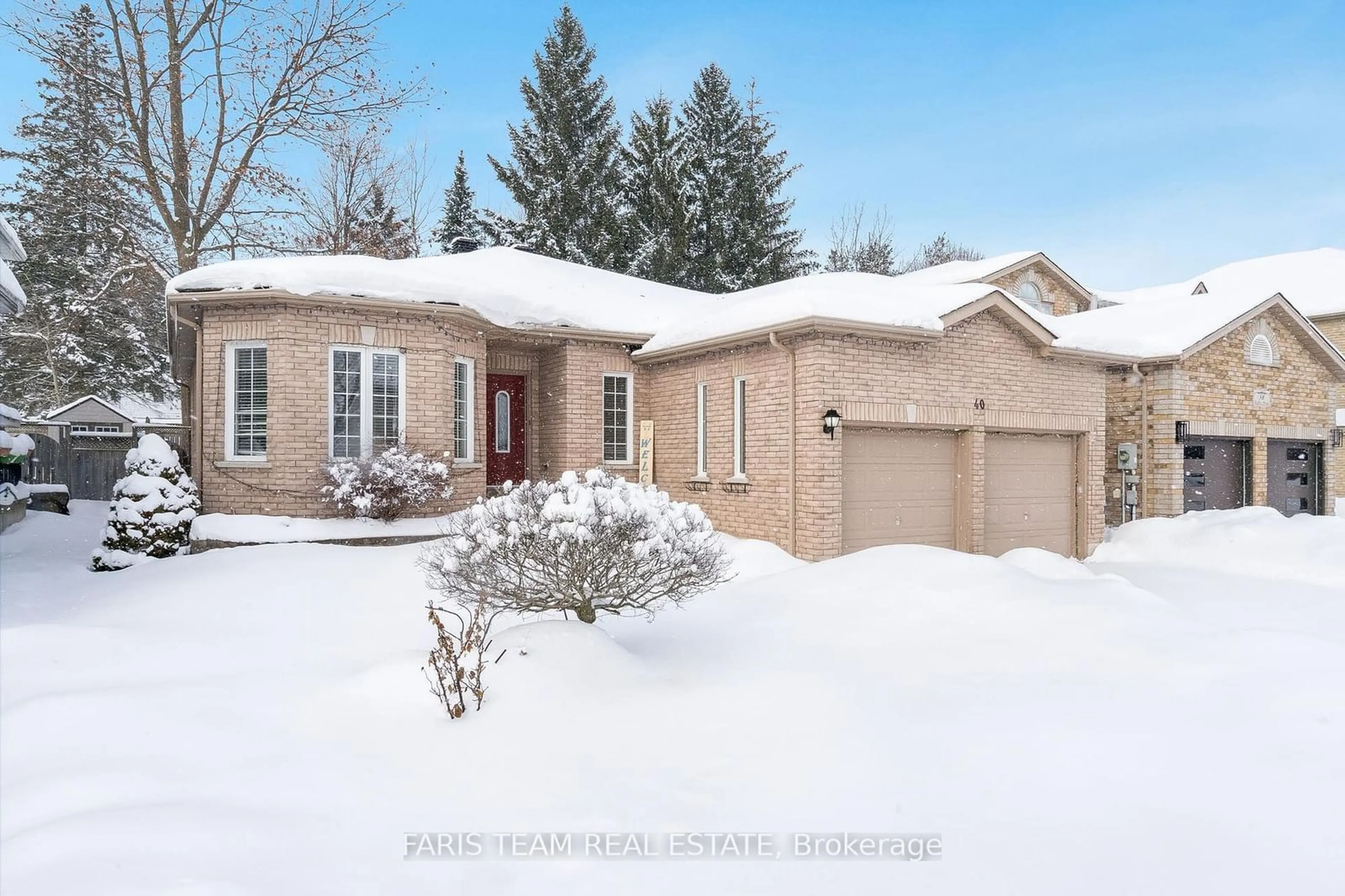 Home with brick exterior material, street for 40 Ruffet Dr, Barrie Ontario L4N 0P1