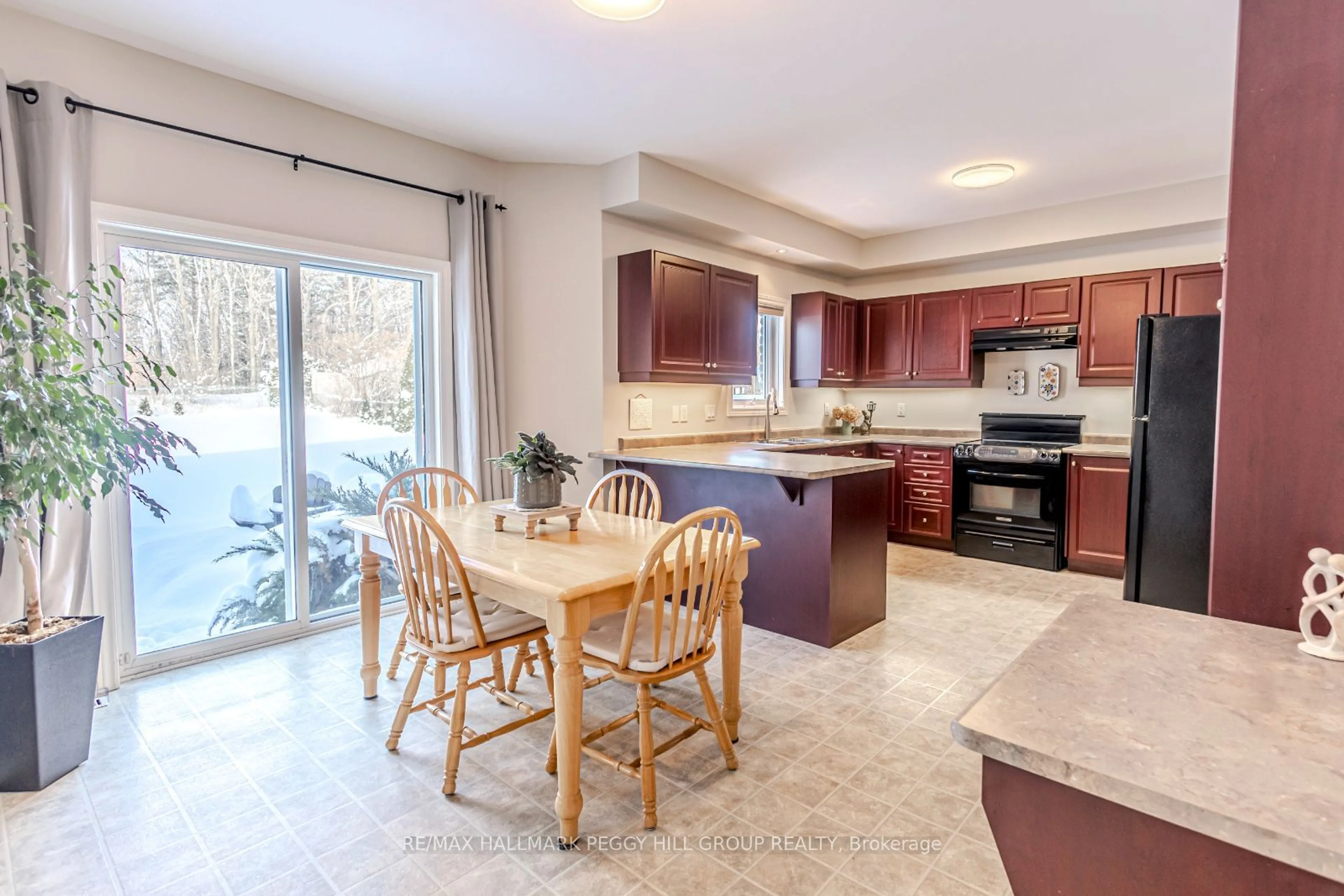 Open concept kitchen, ceramic/tile floor for 312 Mapleton Ave, Barrie Ontario L4N 5V3