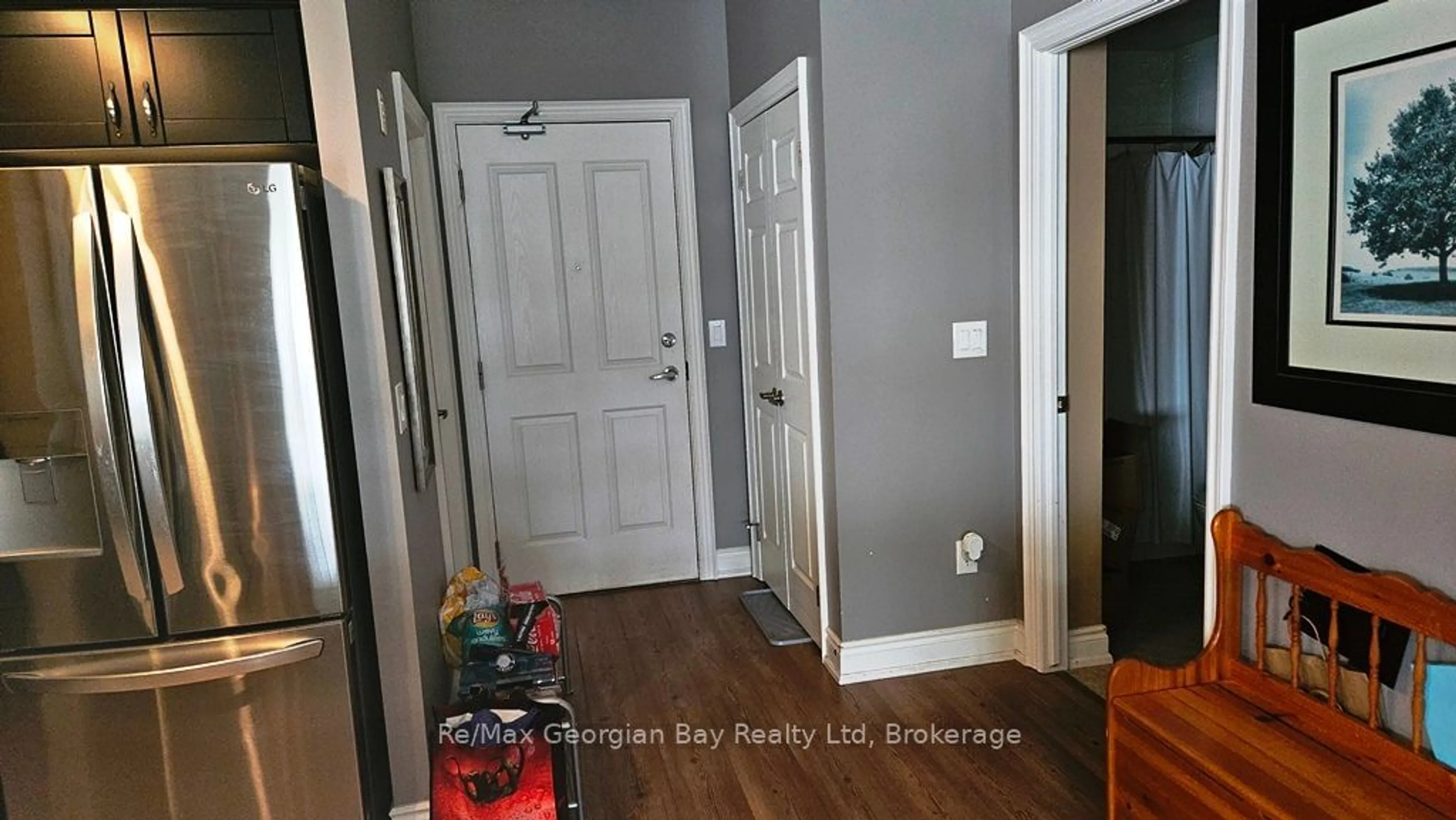 Indoor entryway for 354 Atherley Rd #111, Orillia Ontario L3V 0B8