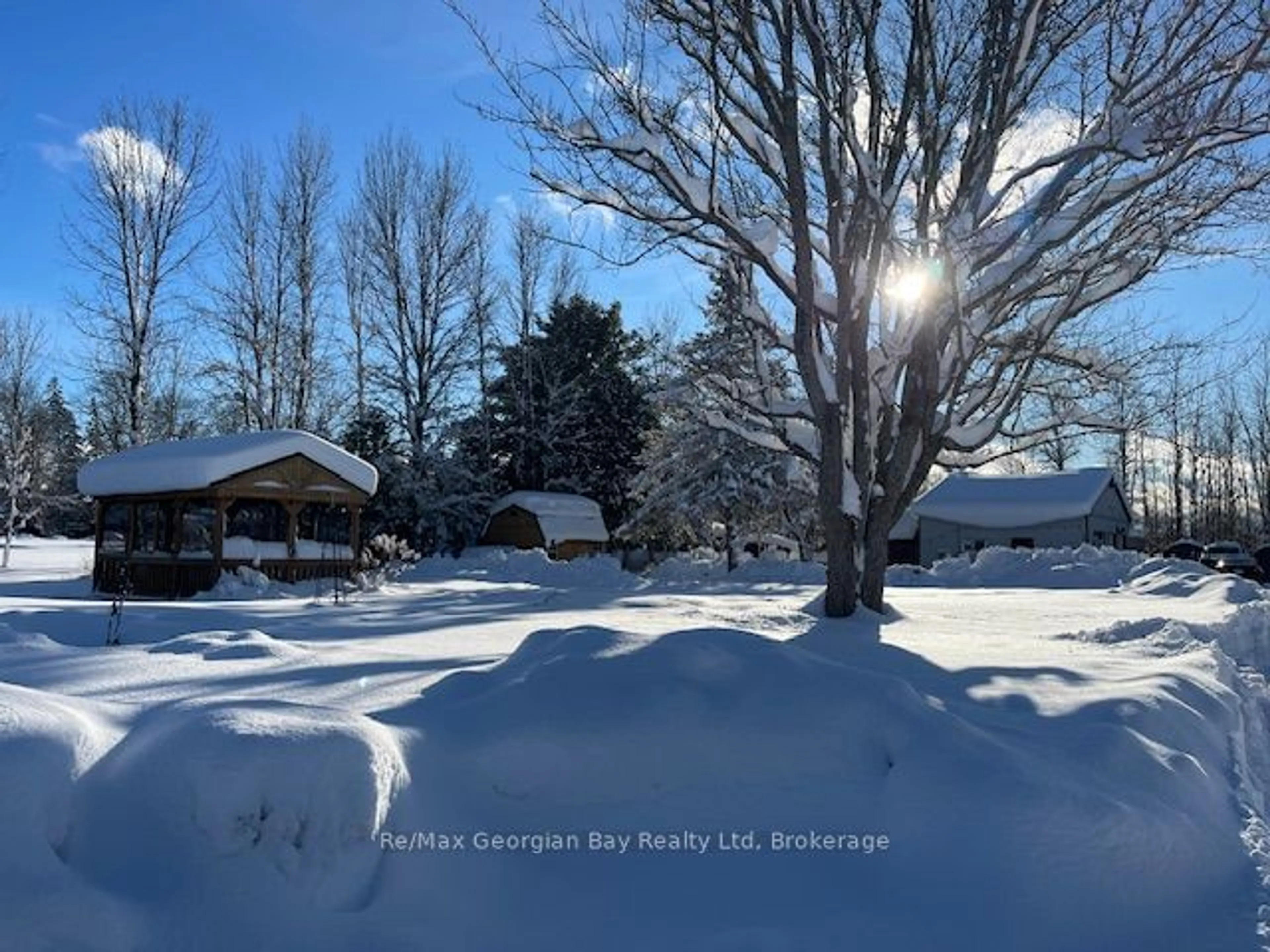 A pic from outside/outdoor area/front of a property/back of a property/a pic from drone, street for 2066 IRISH Line, Severn Ontario L0K 1E0