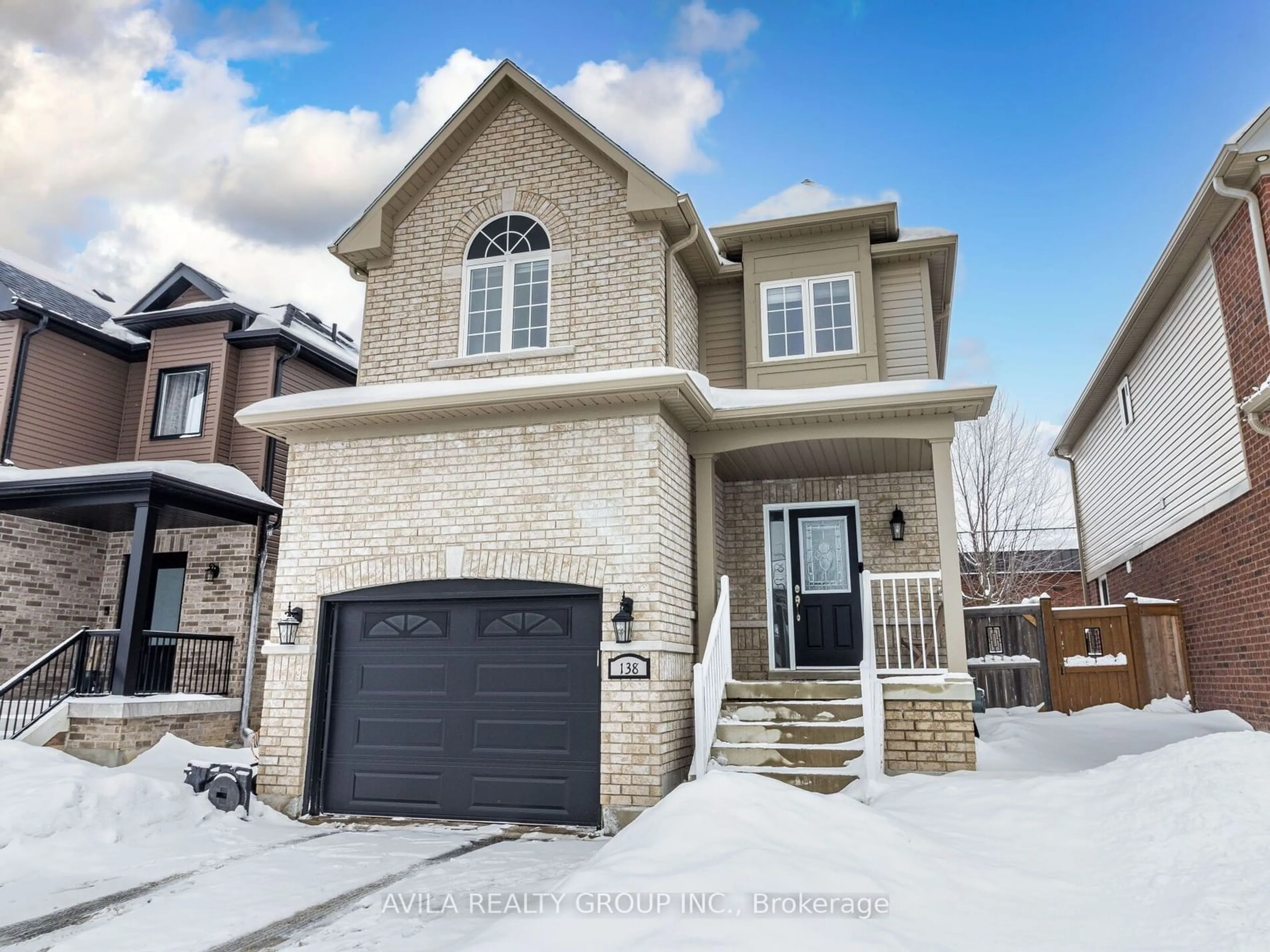 Home with brick exterior material, street for 138 Sun King Cres, Barrie Ontario L4M 0E5