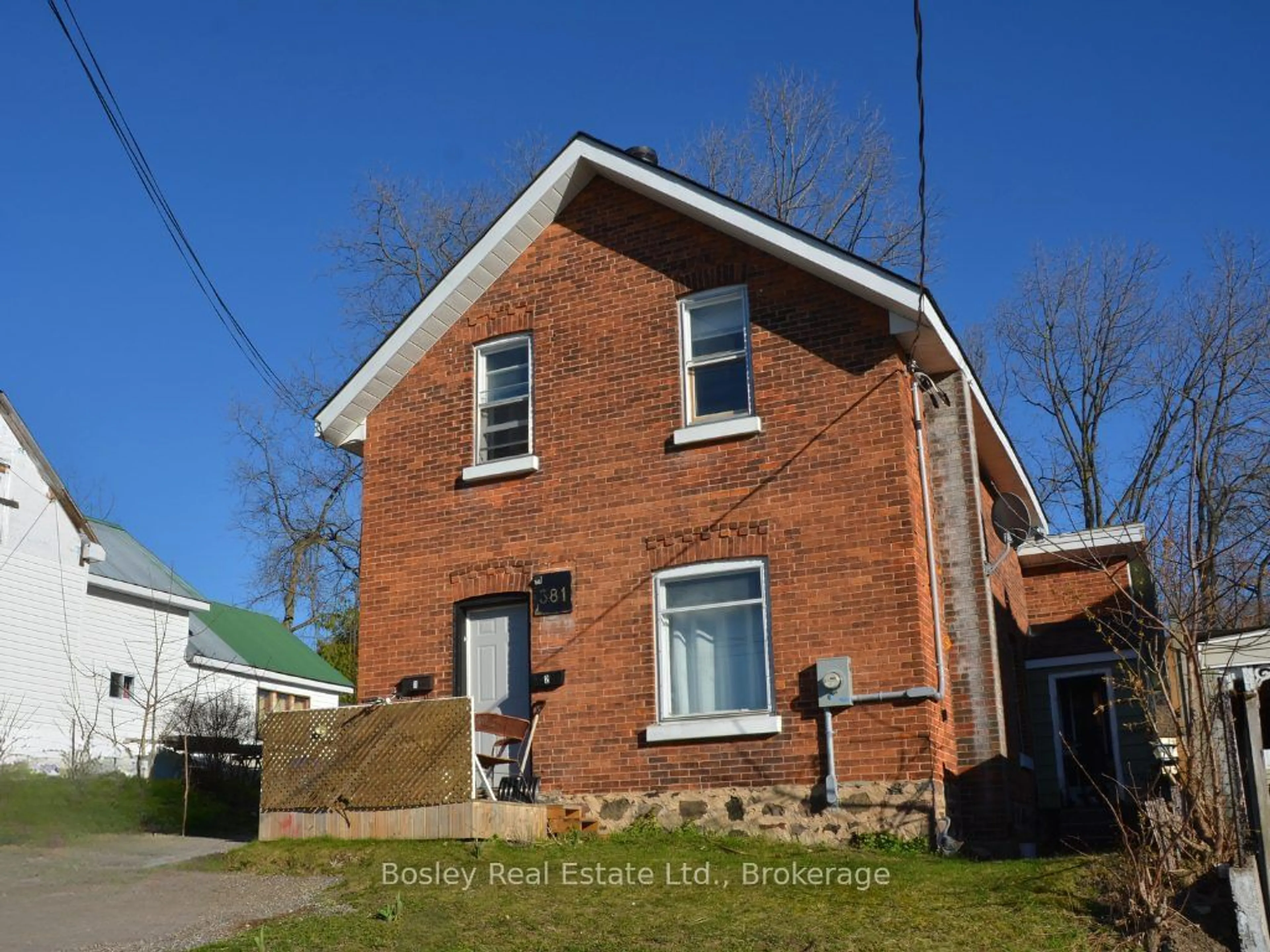 Home with brick exterior material, building for 381 Gloucester St, Midland Ontario L4R 1J2