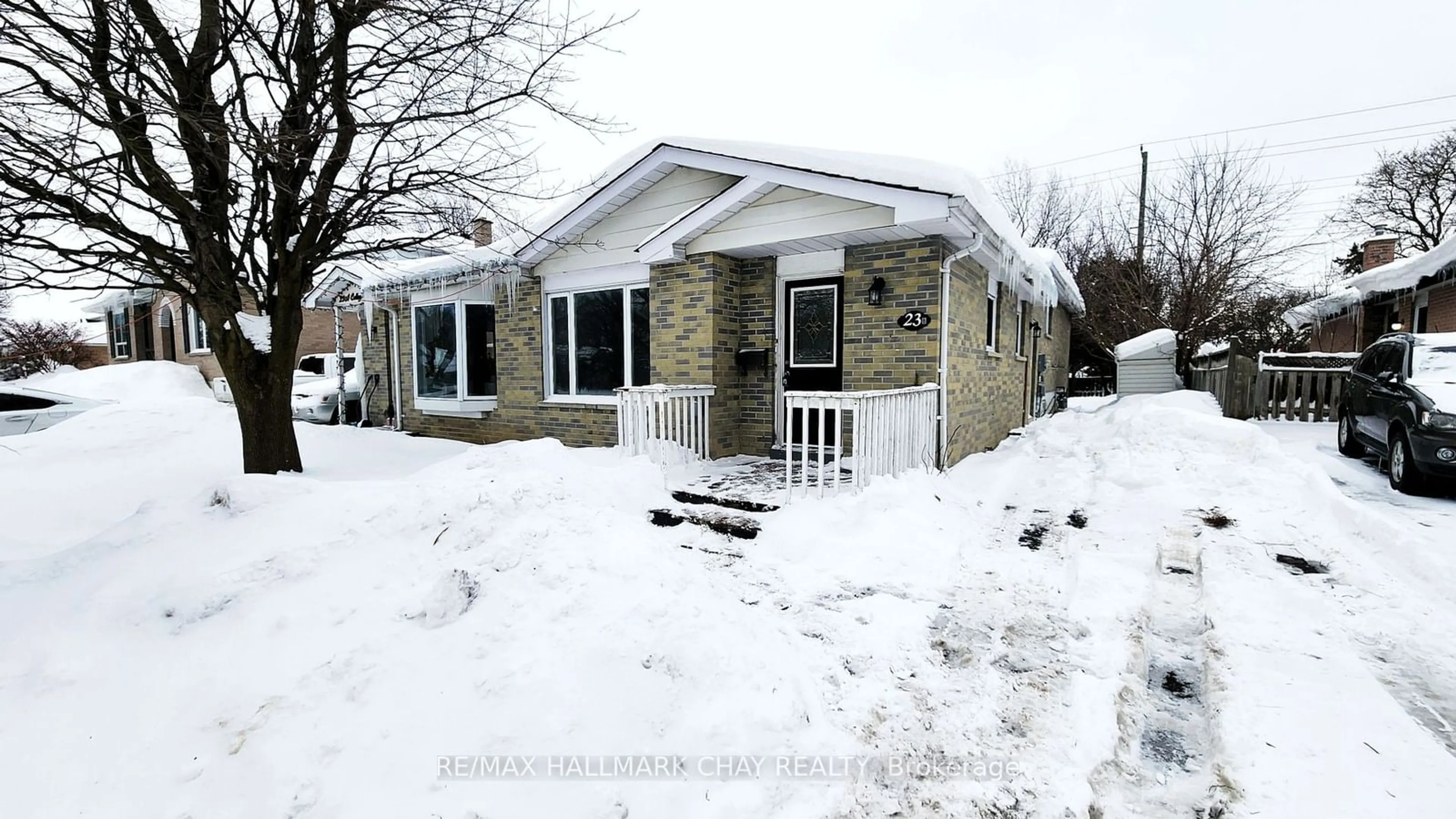 Unknown for 23B College Cres, Barrie Ontario L4M 2W4