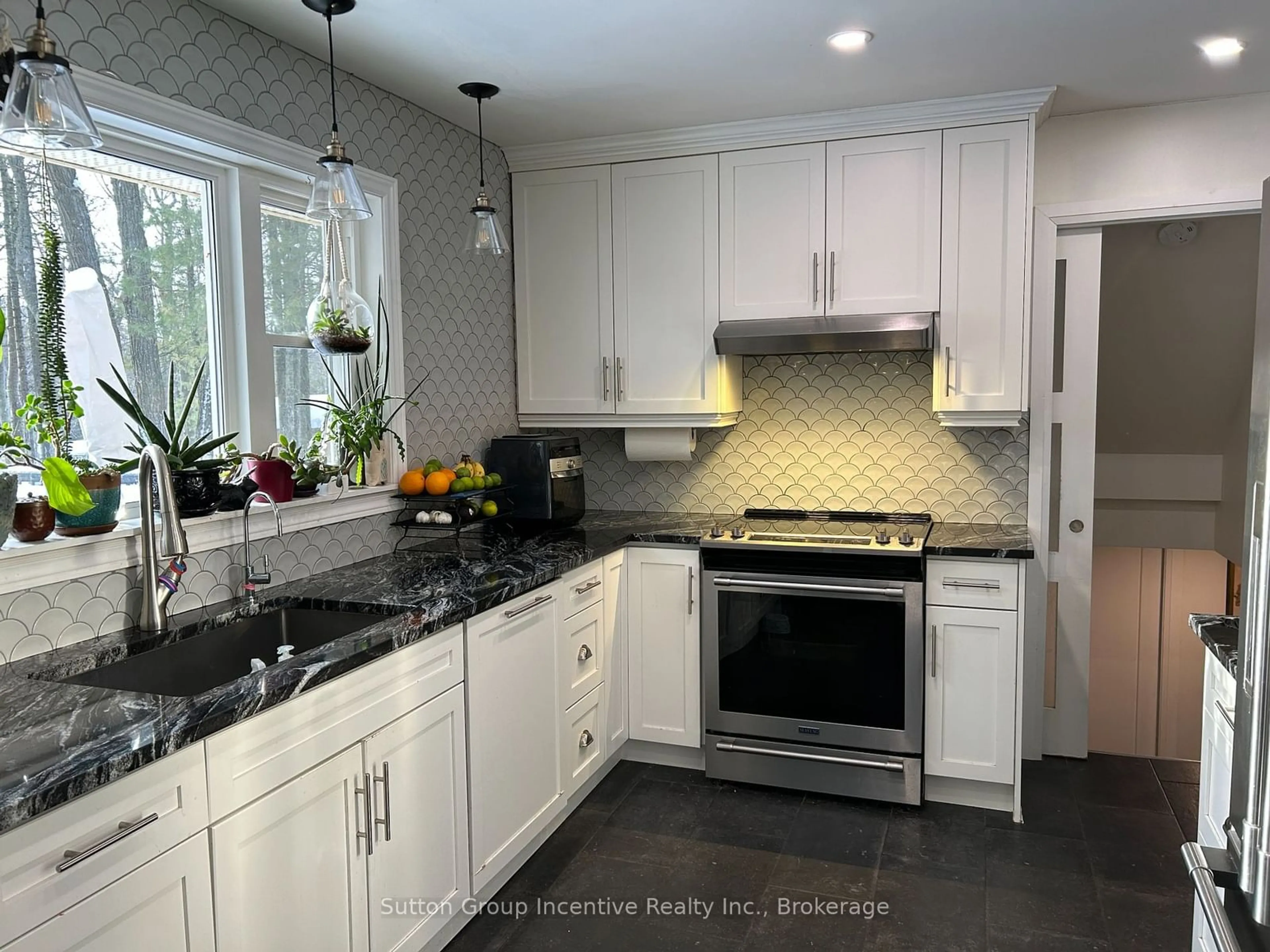 Contemporary kitchen, ceramic/tile floor for 163 Woodland Dr, Wasaga Beach Ontario L9Z 2V4