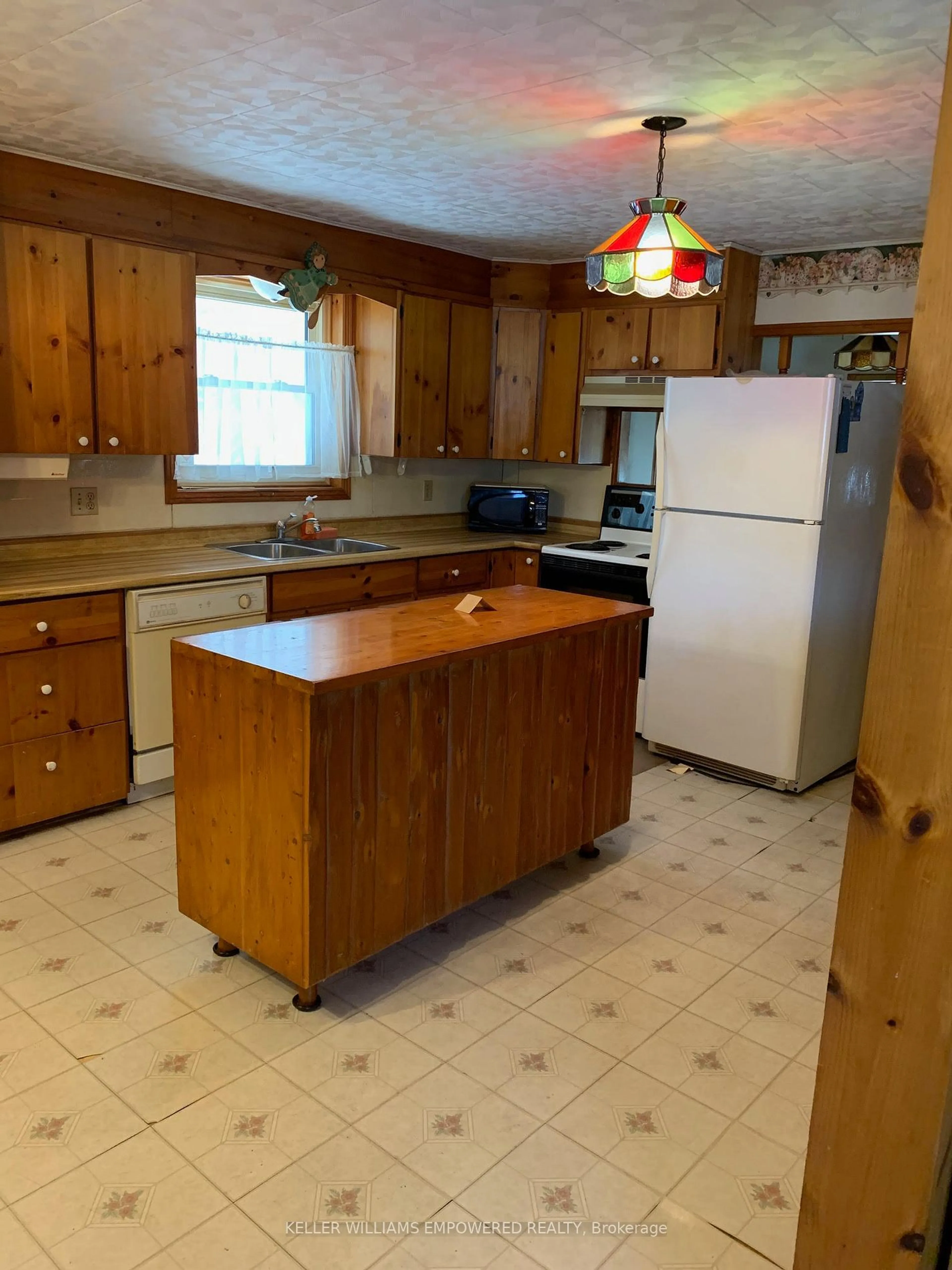 Standard kitchen, unknown for 850 LOCKHART Rd, Barrie Ontario L9J 0B6