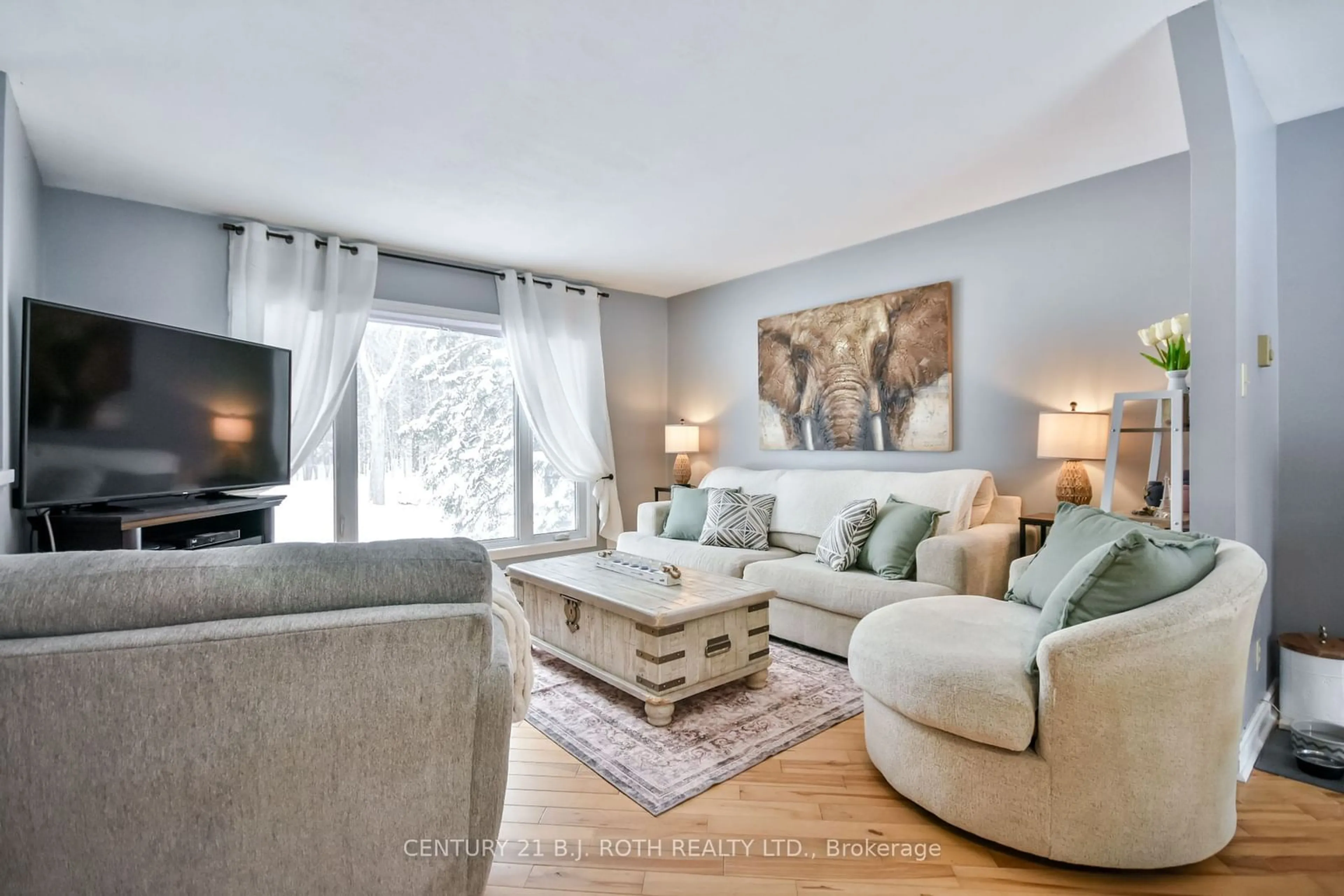 Living room with furniture, unknown for 3017 Cambrian Rd, Severn Ontario P0E 1N0