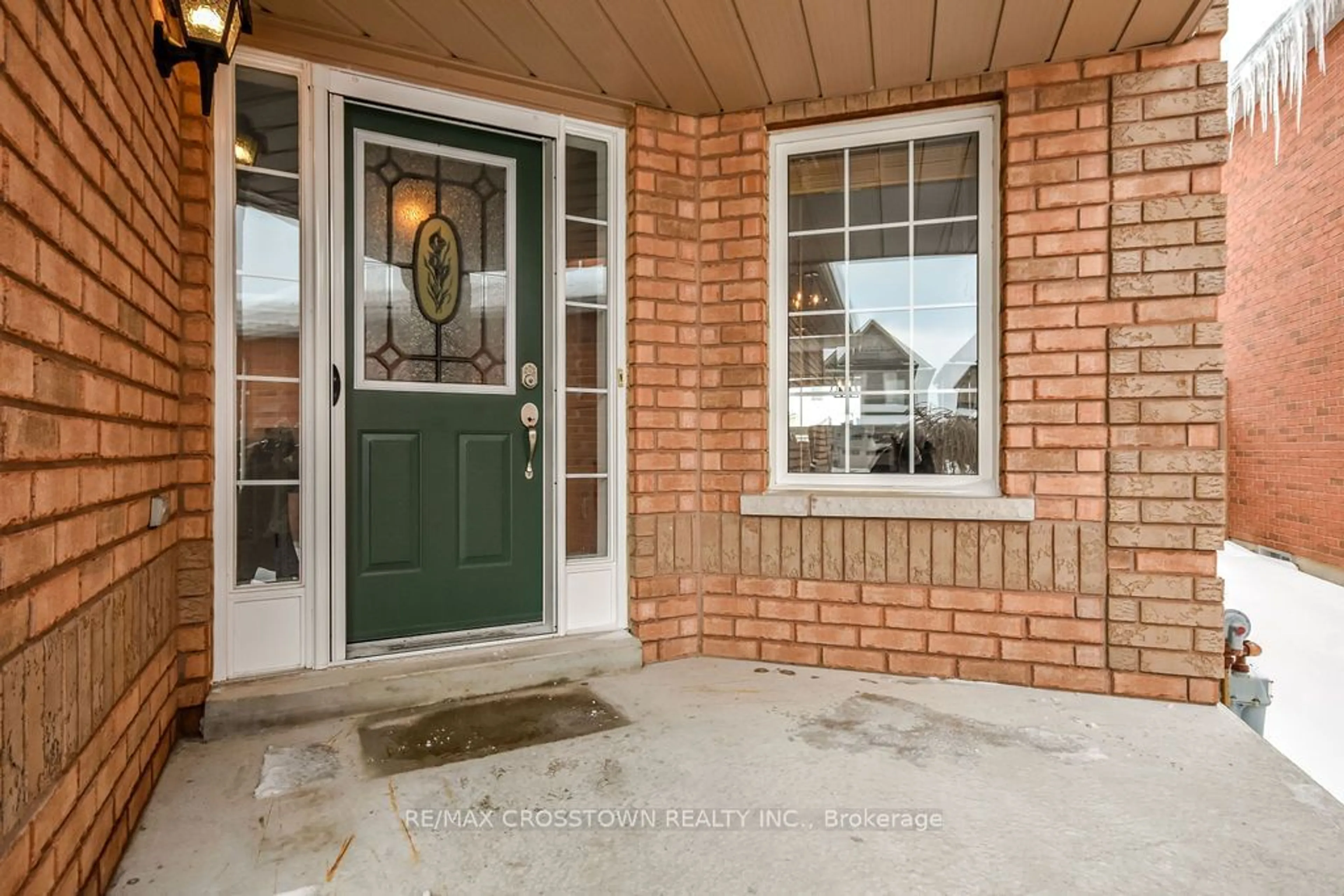 Indoor entryway for 51 Catherine Dr, Barrie Ontario L4N 0H1