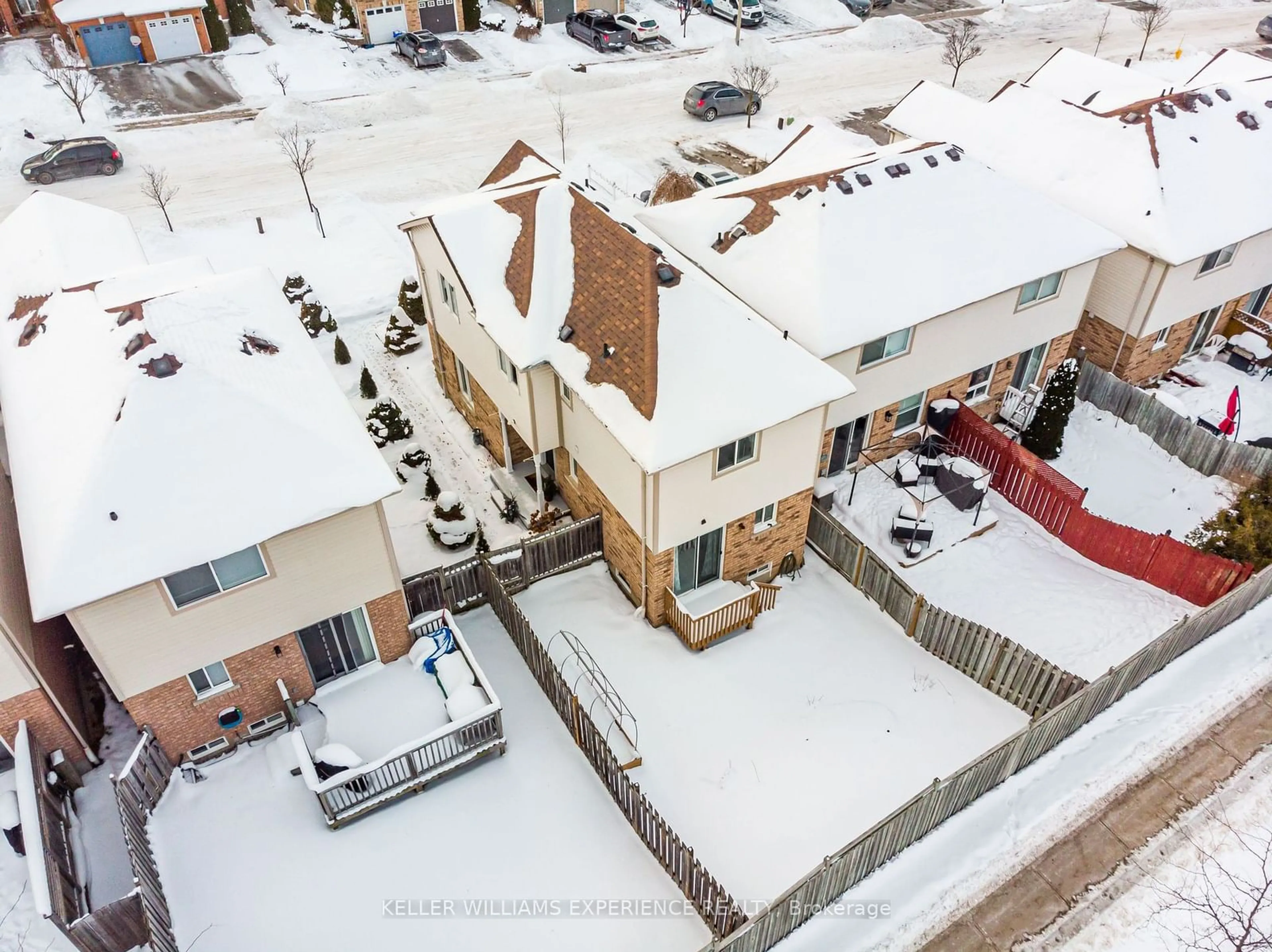 A pic from outside/outdoor area/front of a property/back of a property/a pic from drone, building for 59 Hawthorne Cres, Barrie Ontario L4N 9Y7