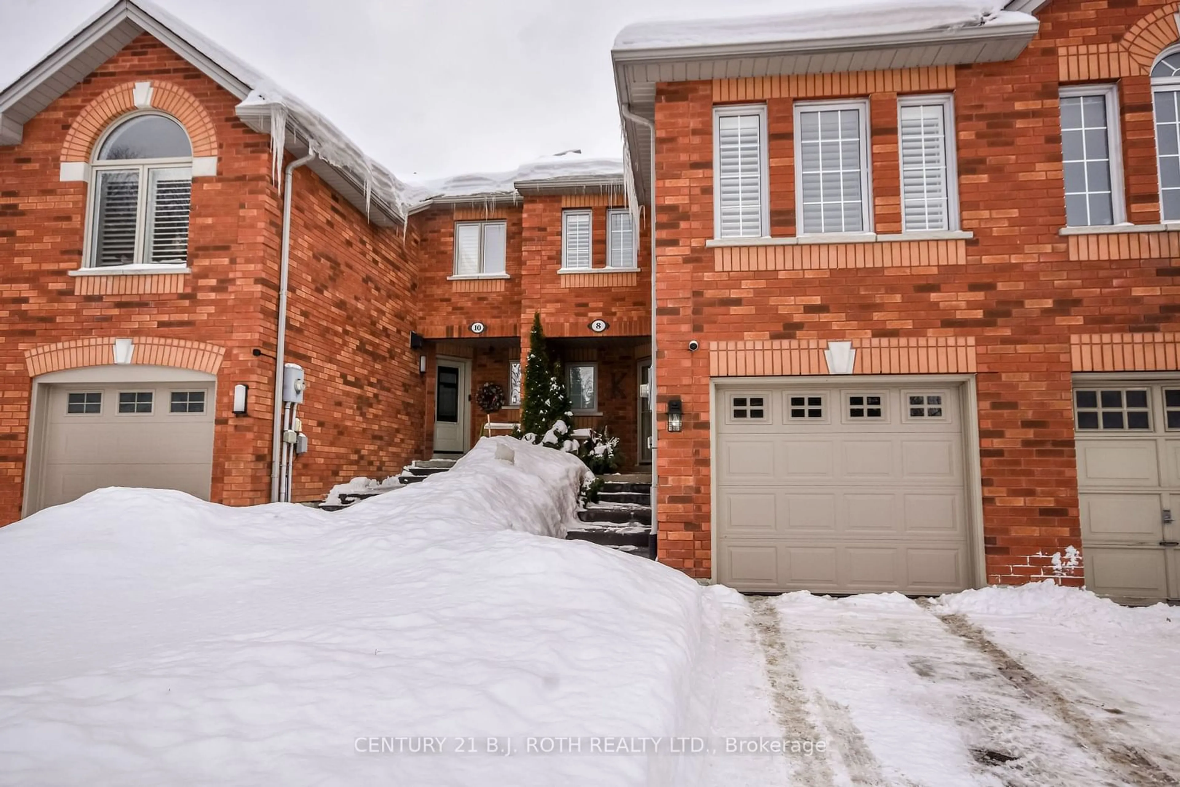 Home with brick exterior material, street for 8 Bailey Crt, Barrie Ontario L4N 8N1