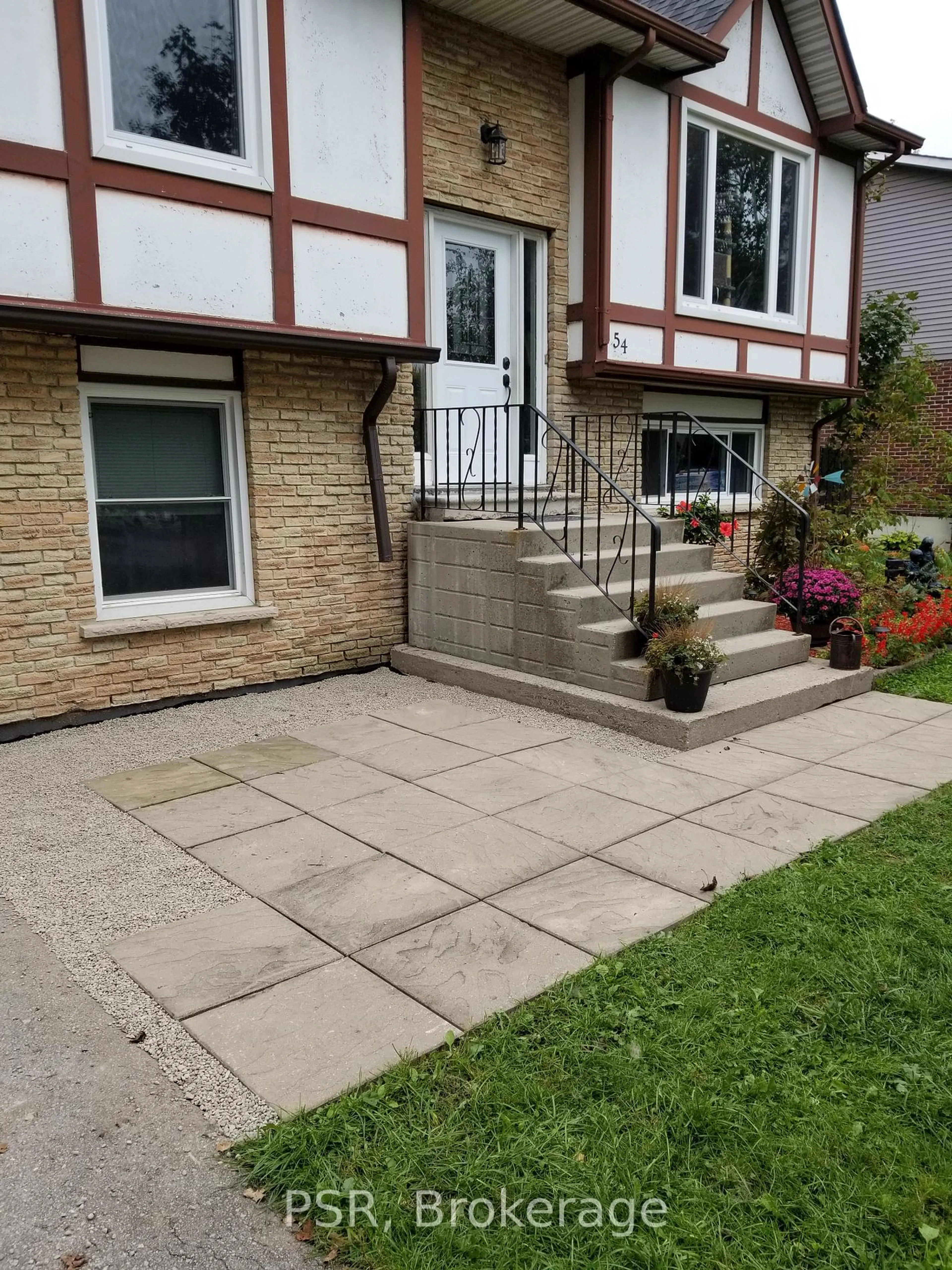 Patio, street for 54 Lankin Blvd, Orillia Ontario L3V 6T3