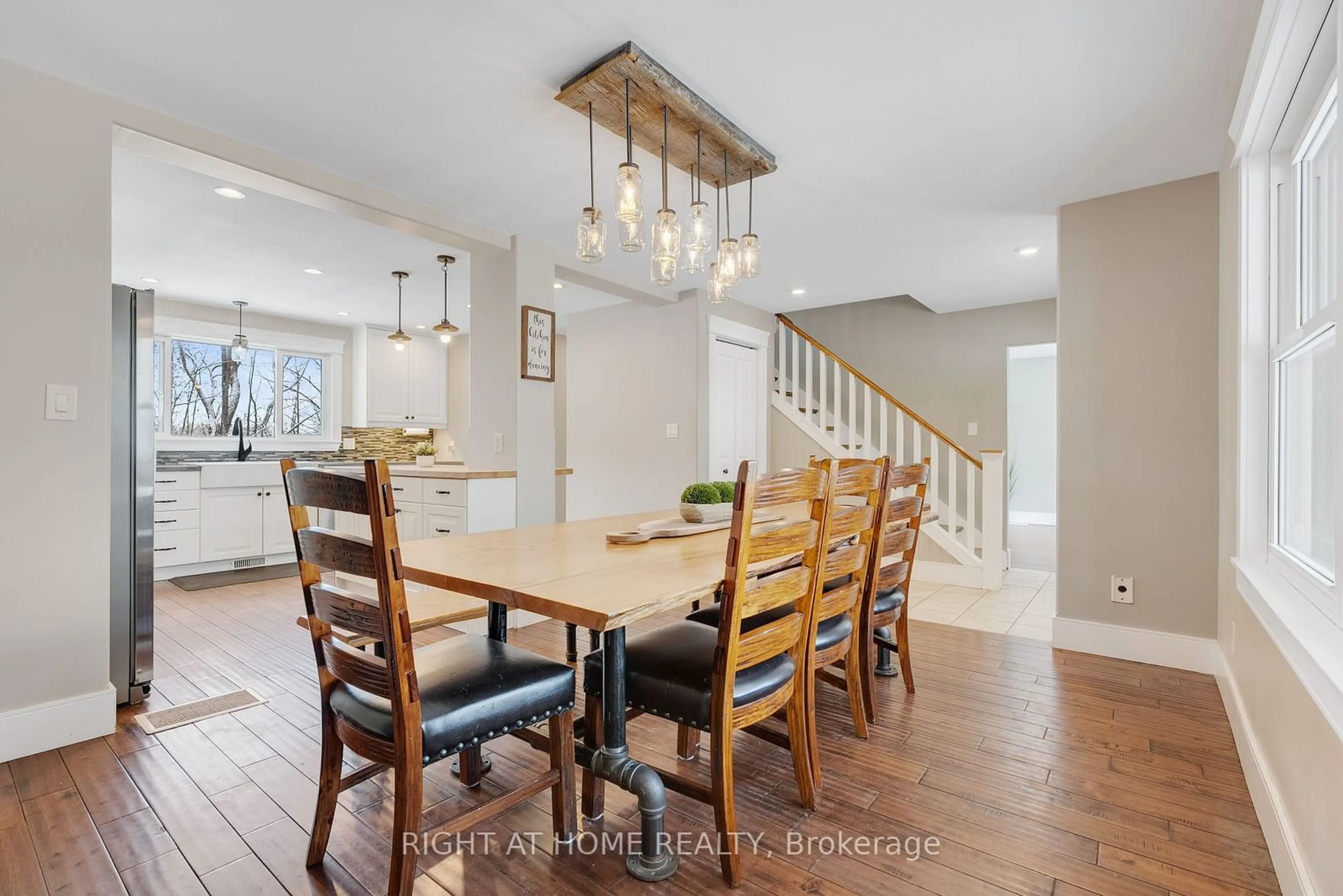 Dining room, unknown for 1384 15/16 Sdrd, Oro-Medonte Ontario L0L 1T0