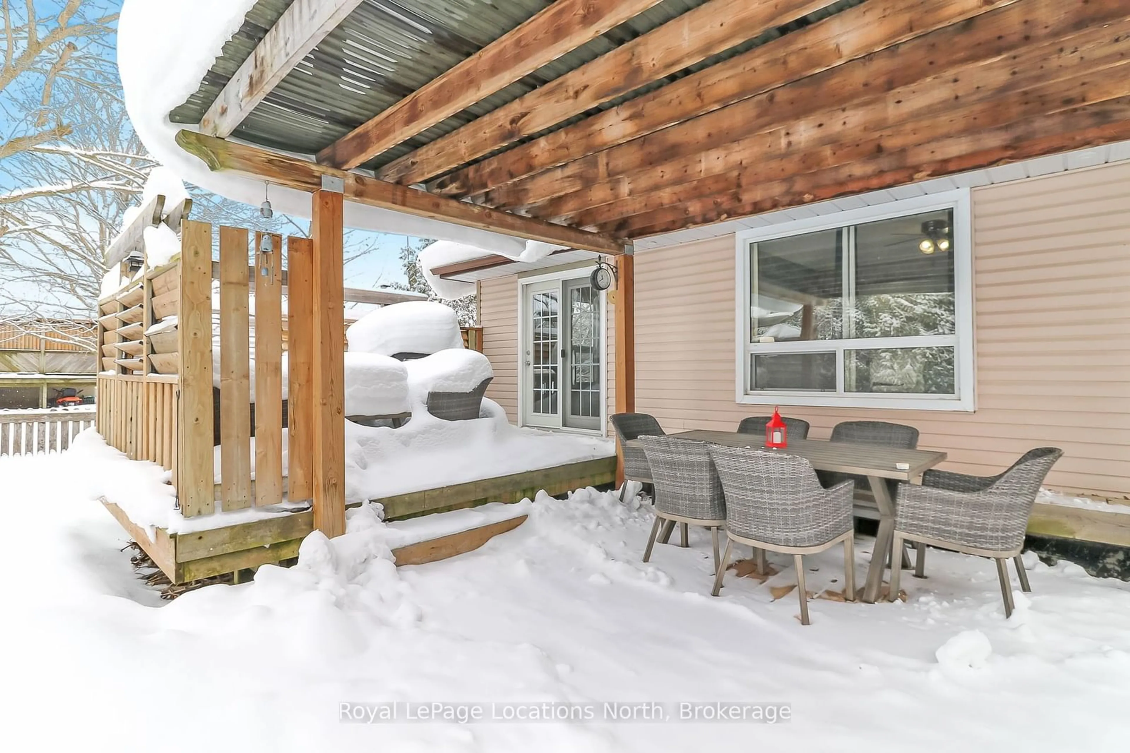 Patio, street for 7498 County Rd 9, Clearview Ontario L0M 1G0